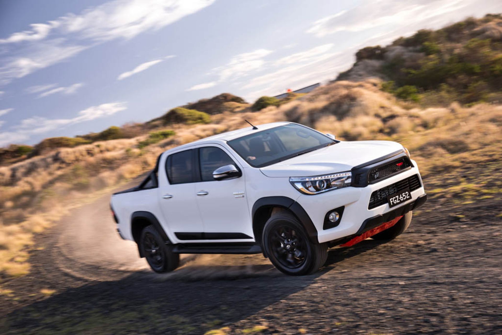 Toyota-Hilux-Could-Follow-Ford-Ranger-Raptor-6
