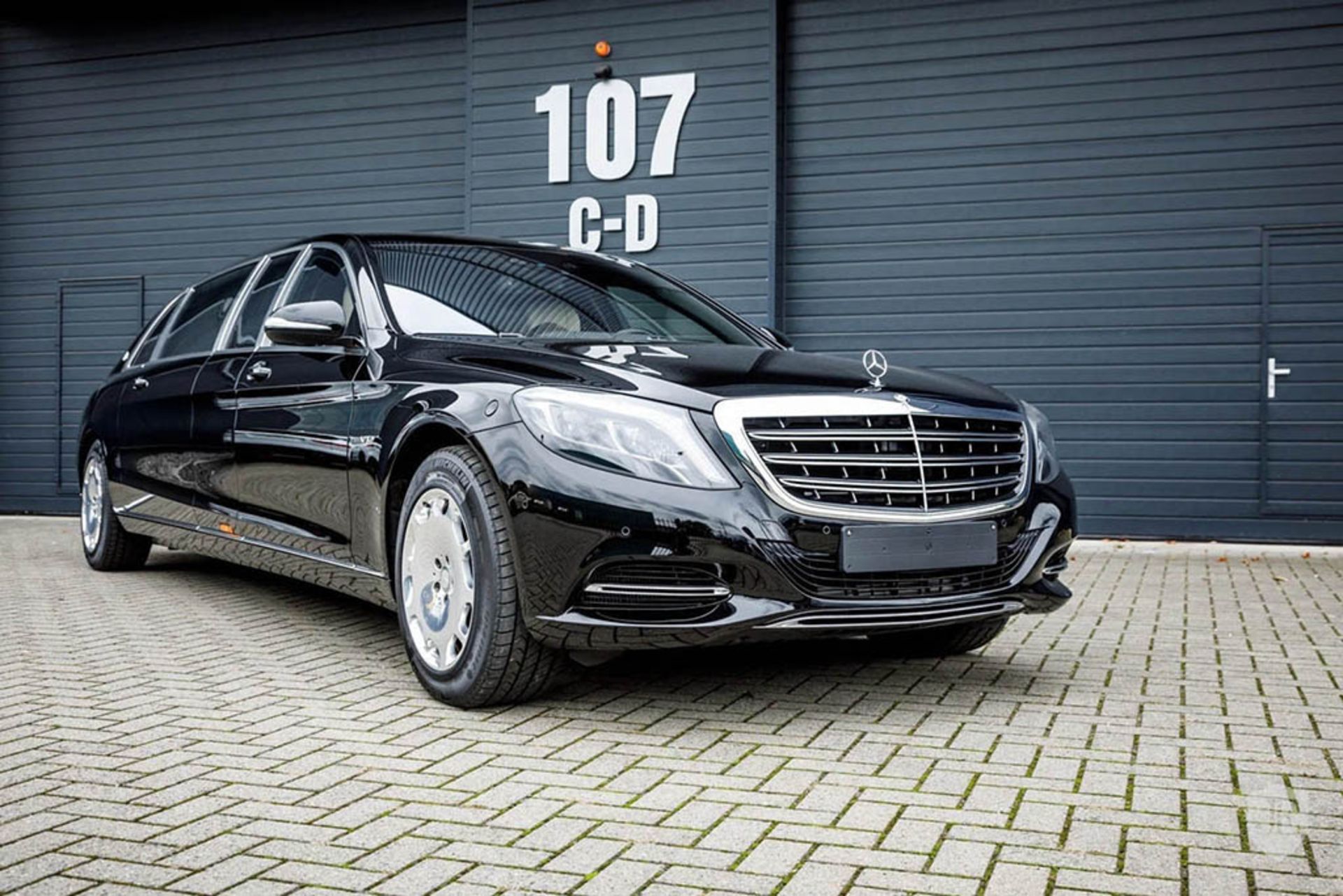 mercedes-maybach-s600-pullman-01