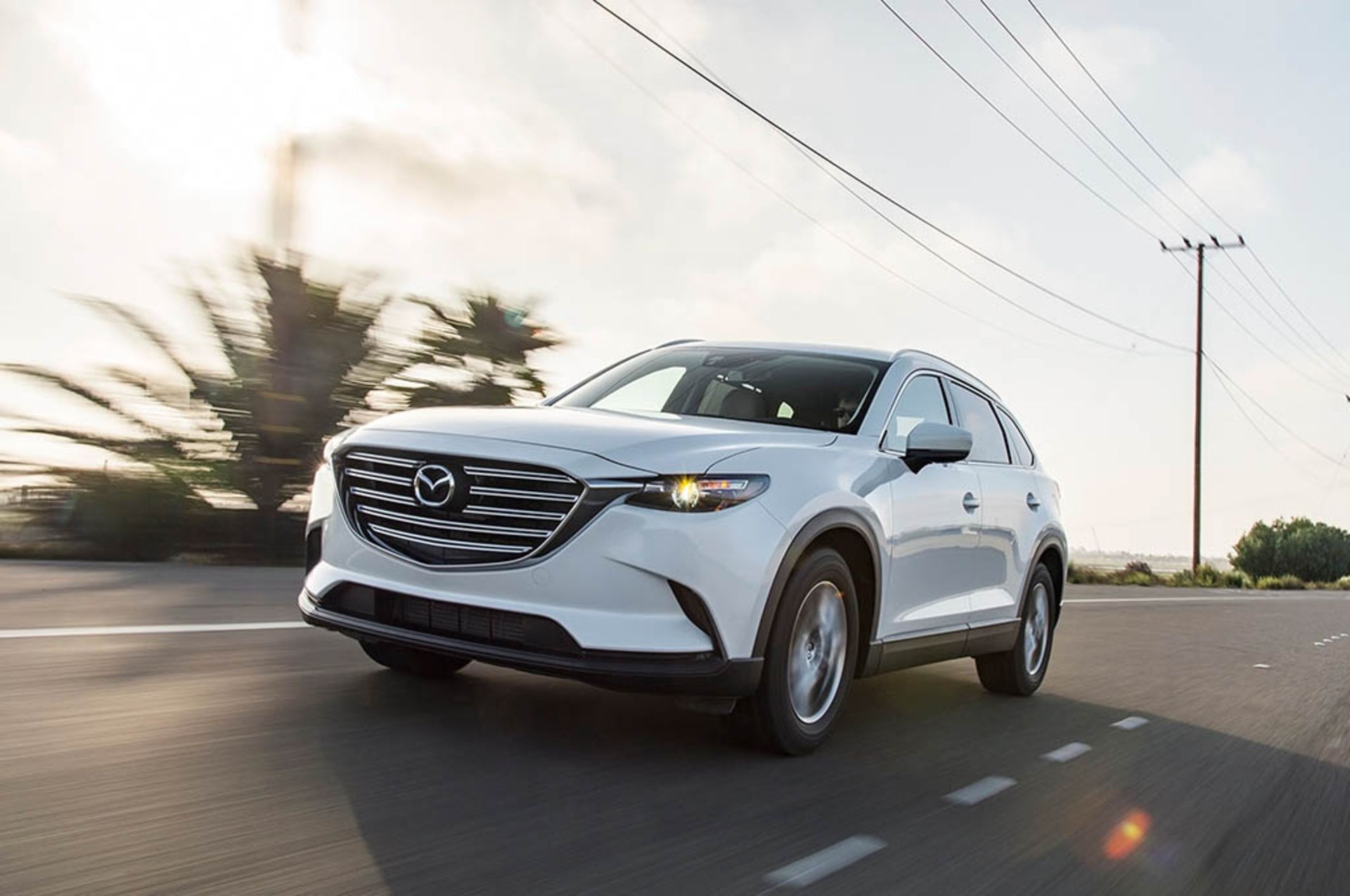 2017-Mazda-CX-9-front-three-quarter-in-motion-04