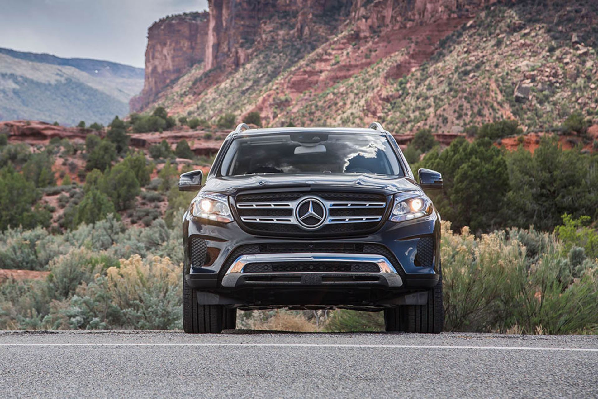 2017-Mercedes-Benz-GLS450-4Matic-front-end