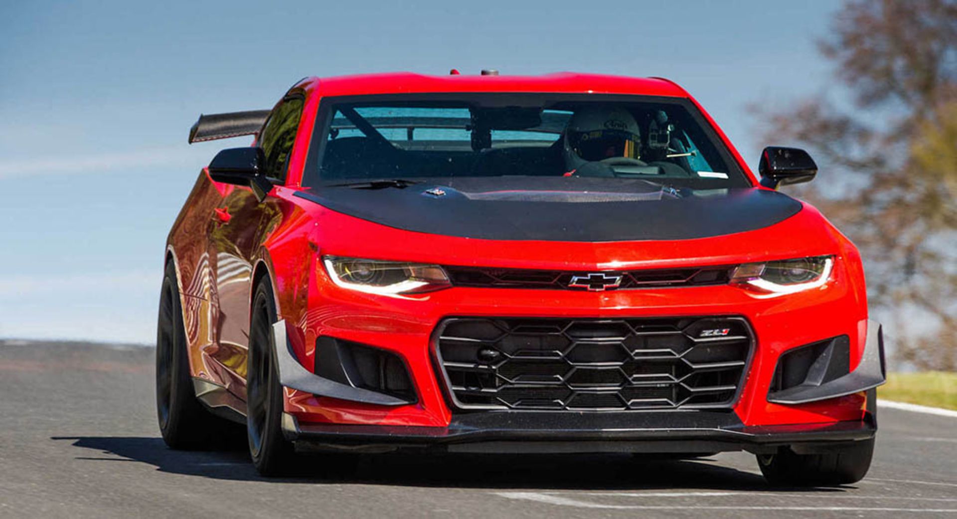 2018-Chevrolet-Camaro-ZL1-1LE-1