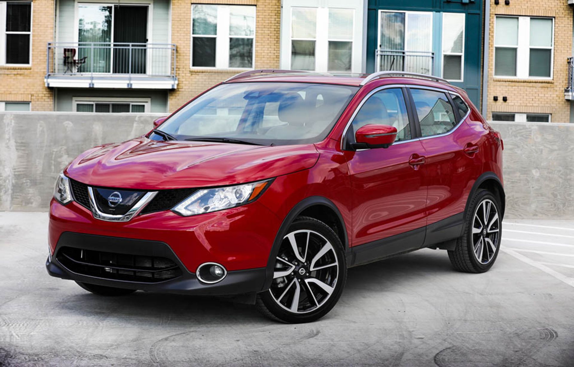 2018-Nissan-RogueSport-04