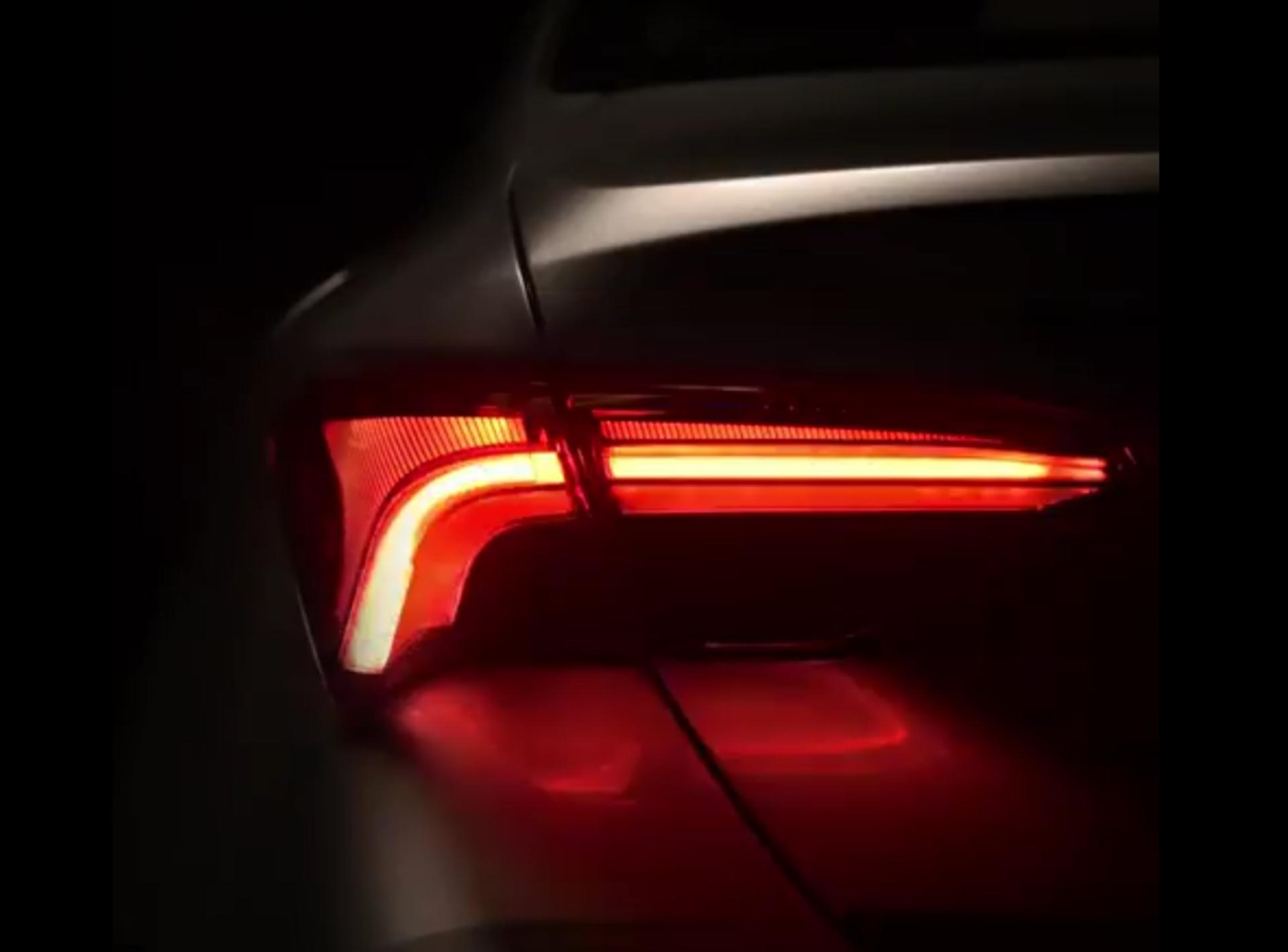 2019-toyota-avalon-taillights