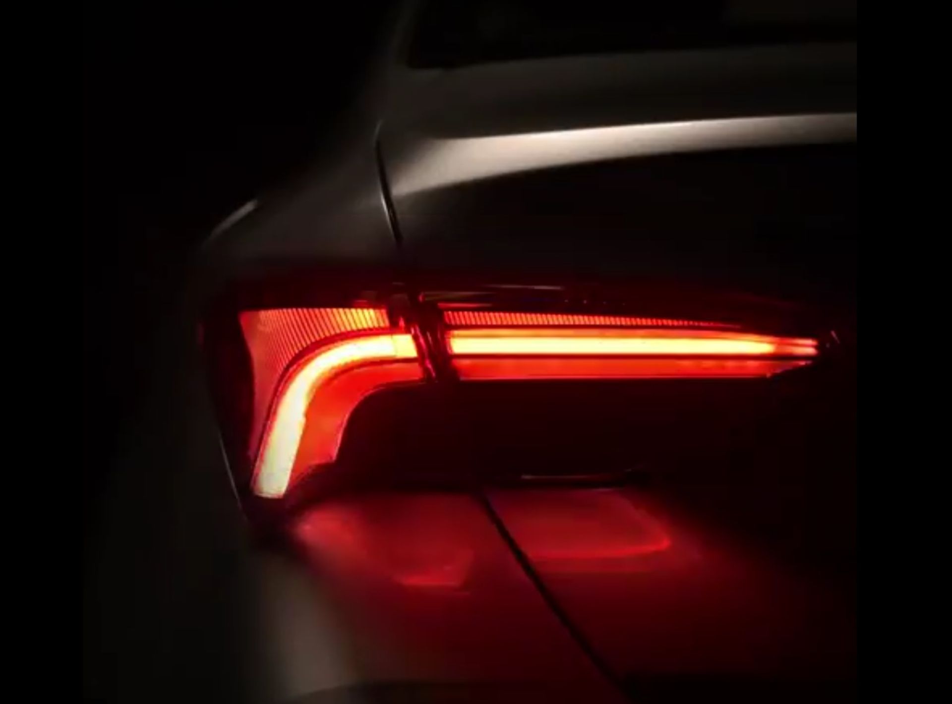 2019-toyota-avalon-taillights