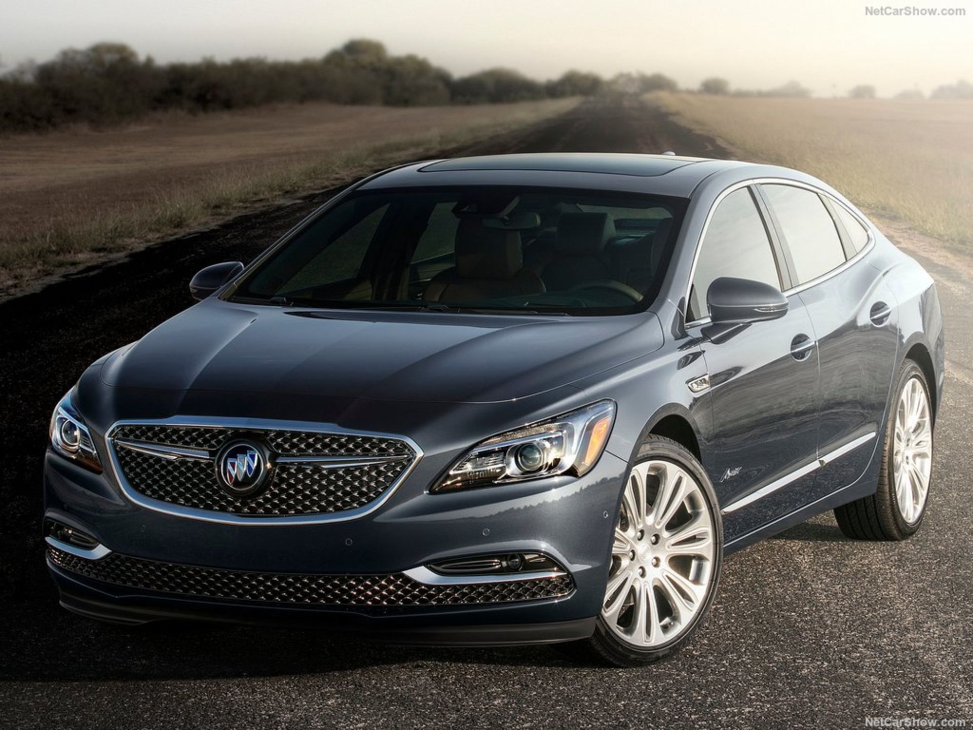 Buick-LaCrosse-Avenir-1