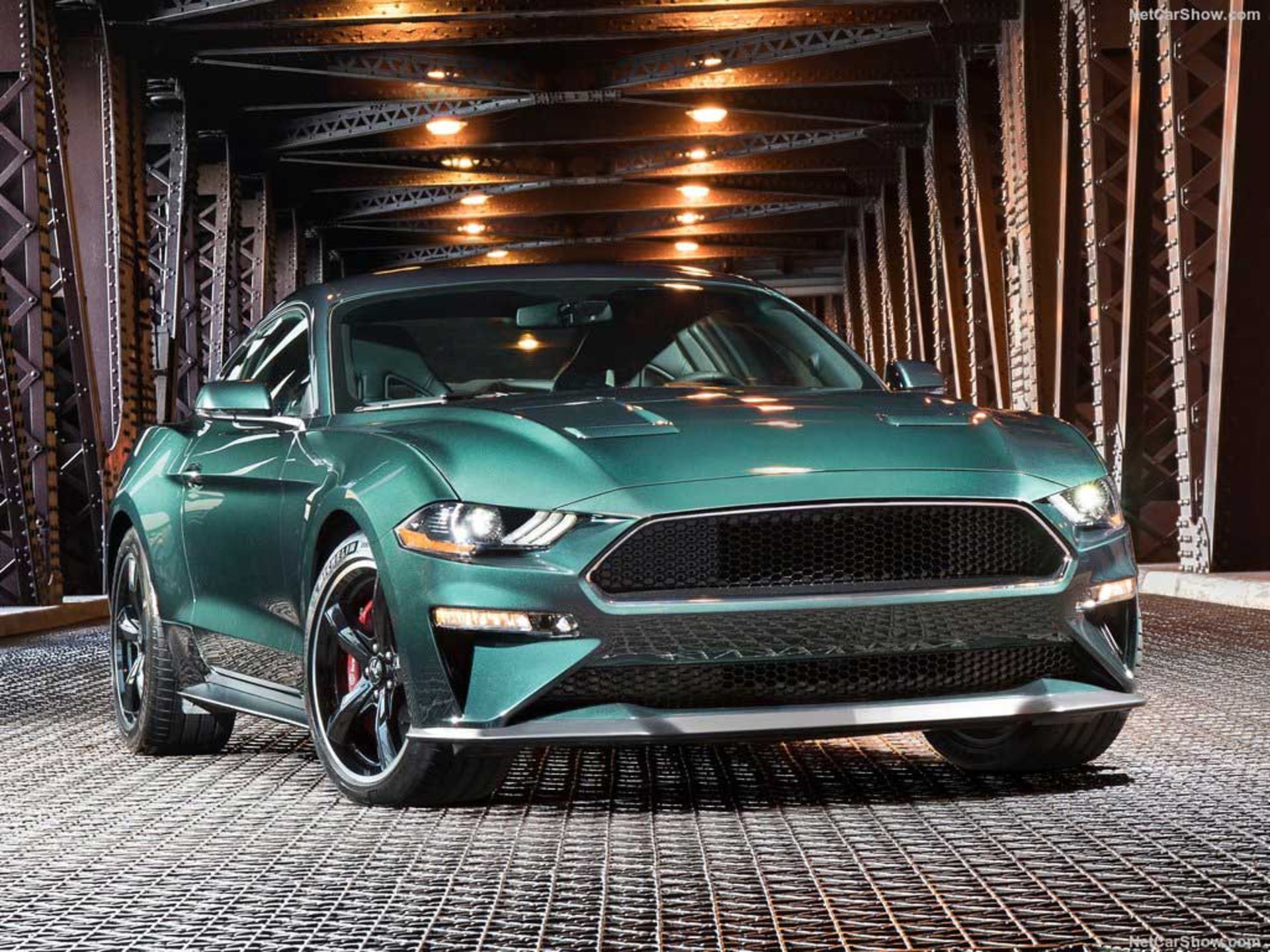 Ford-Mustang-Bullitt-2019-1