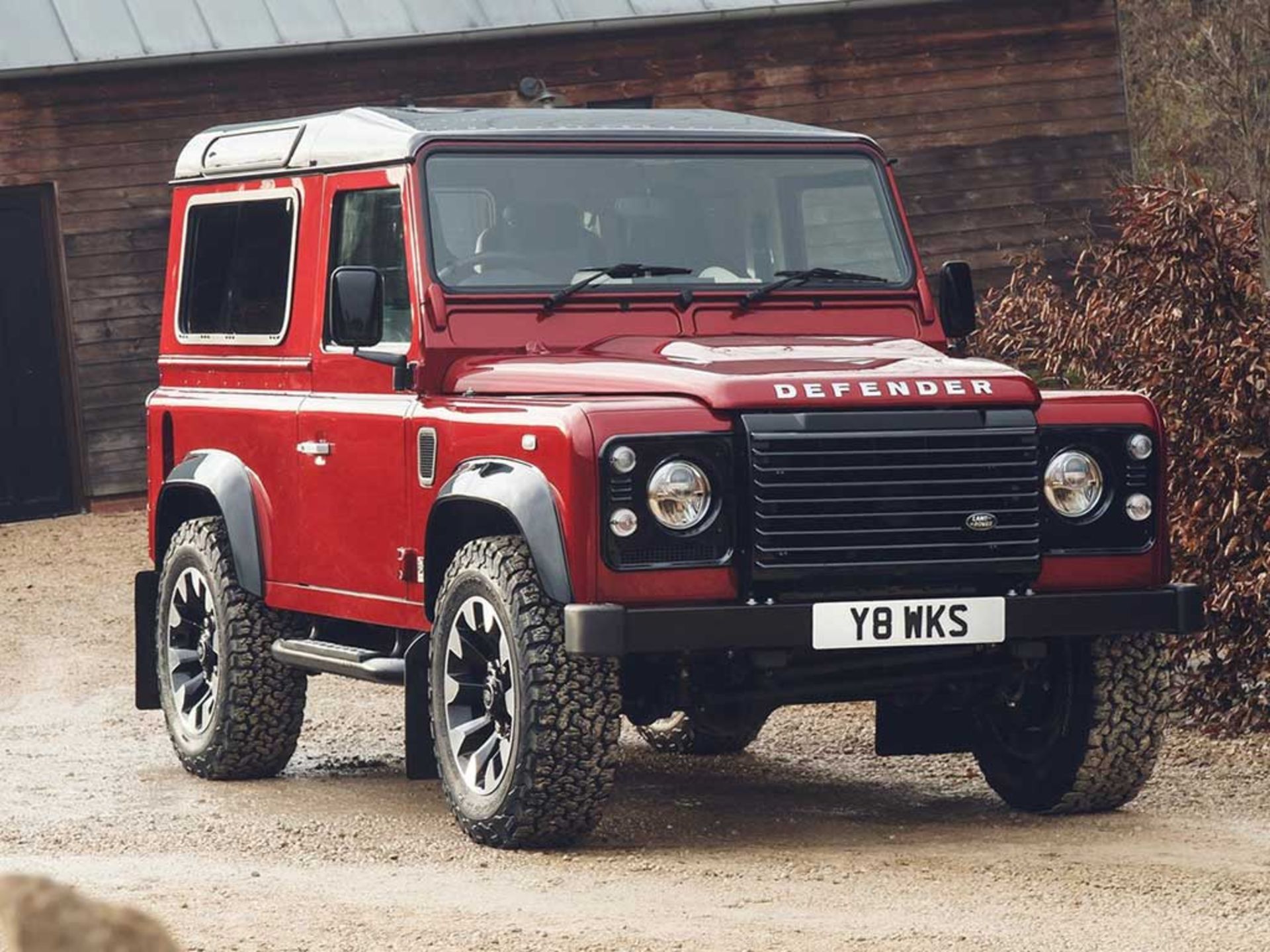 Land_Rover-Defender_Works_V