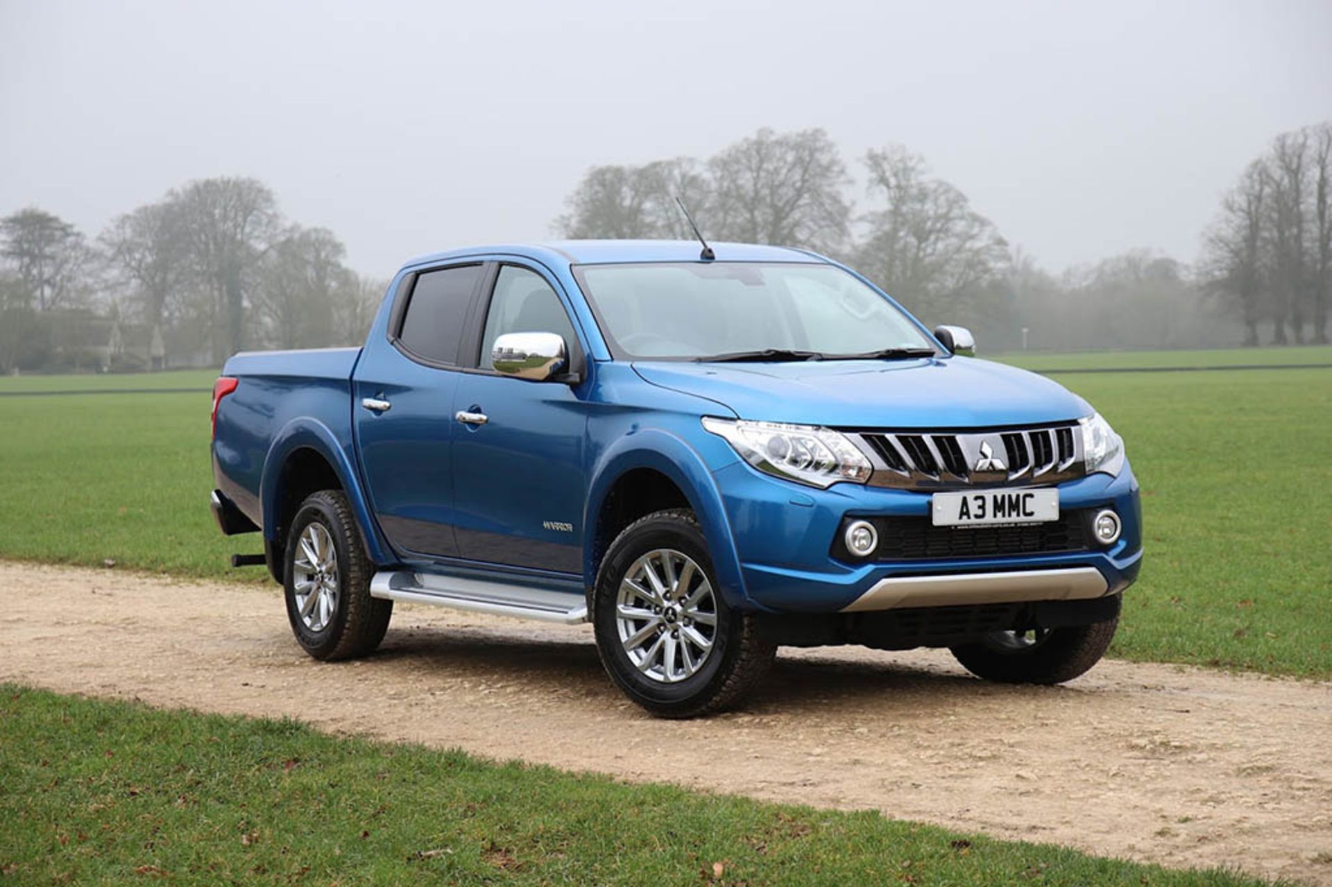 Mitsubishi-L200-01-1-1