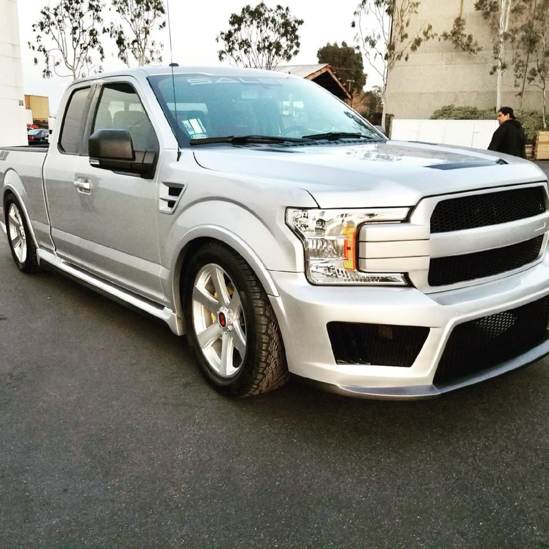 Saleen-Sport-Truck-3