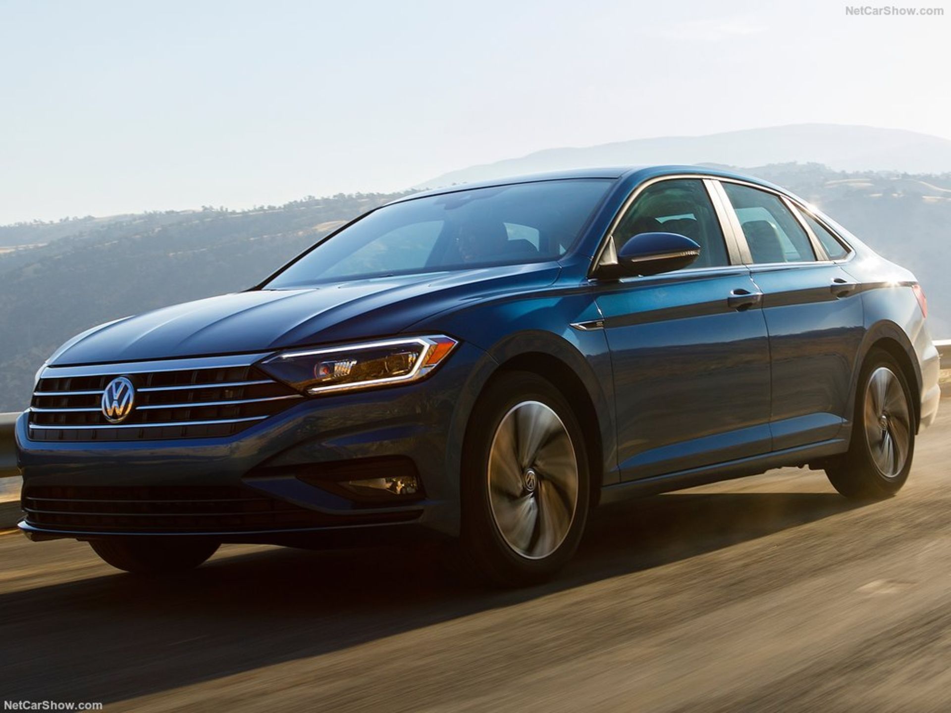 Volkswagen-Jetta-2019-1024-06