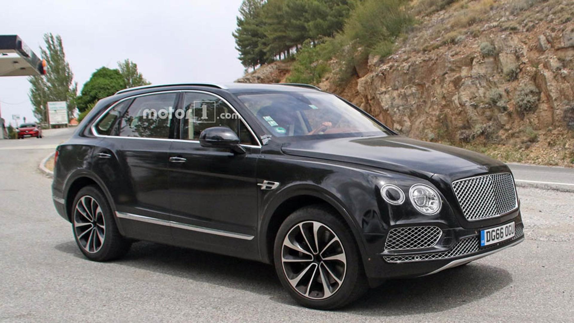 bentley-bentayga-plug-in-hybrid-spy-1