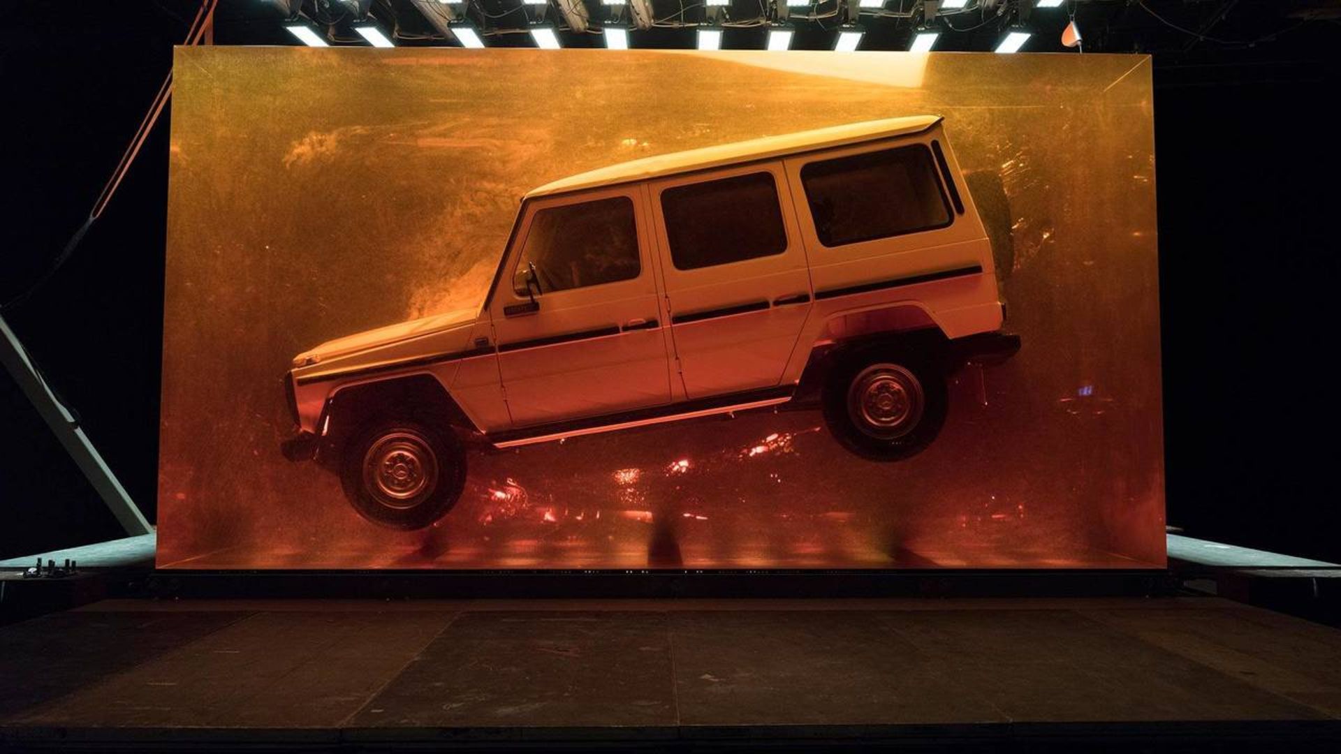 mercedes-benz-g-class-resin-teaser