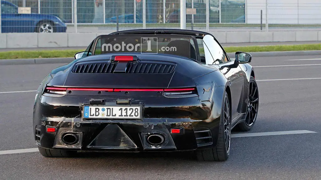 next-gen-porsche-911-cabriolet-spy-5