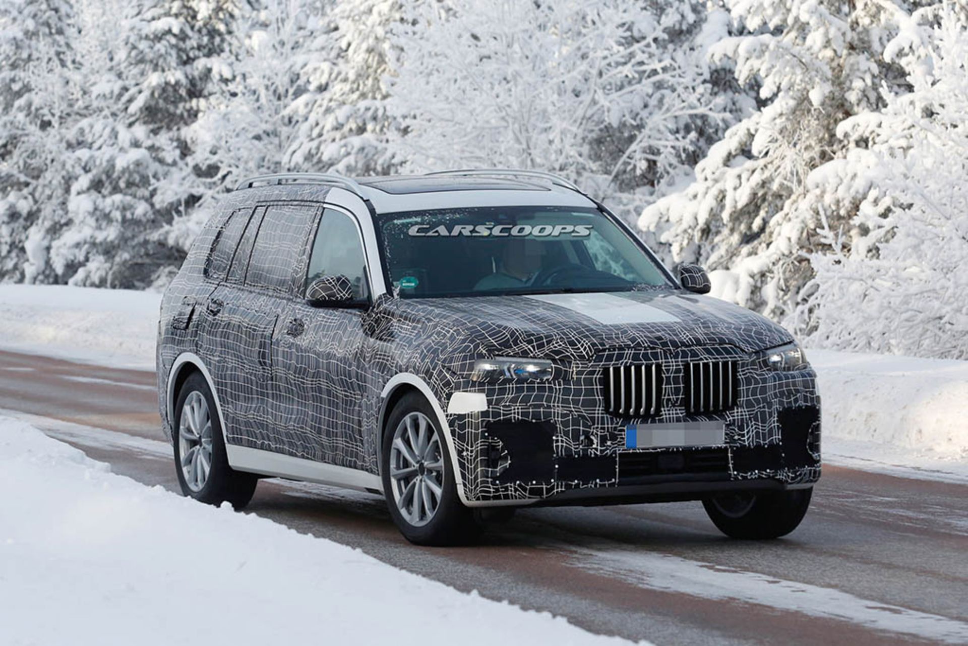 bmw-x7-prototype-less-camo-2