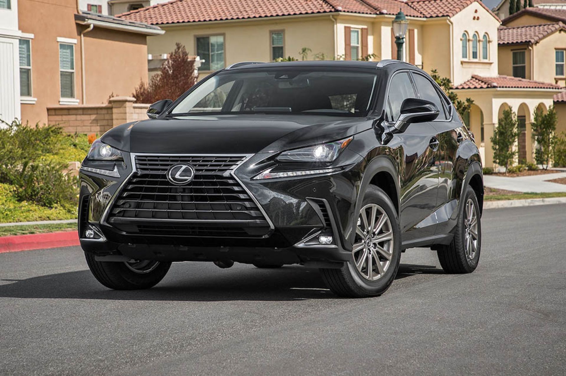 1 - 2018-Lexus-NX-300-front-three-quarter-e1521836078830