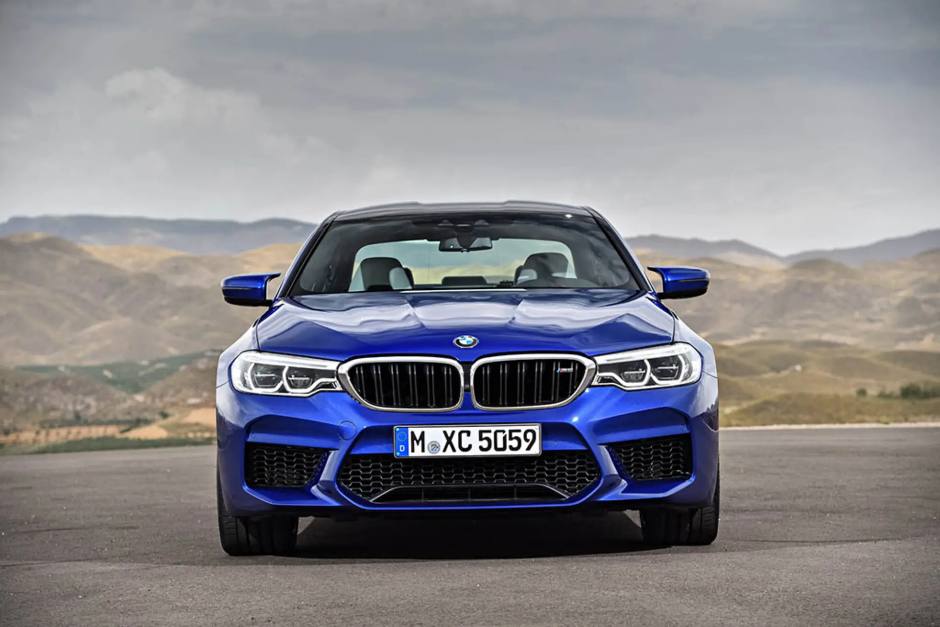 2018-BMW-M5-01