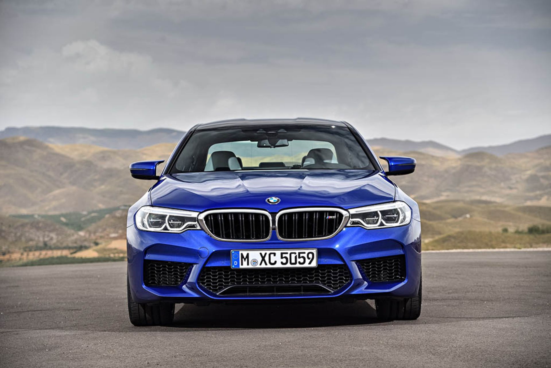 2018-BMW-M5-01