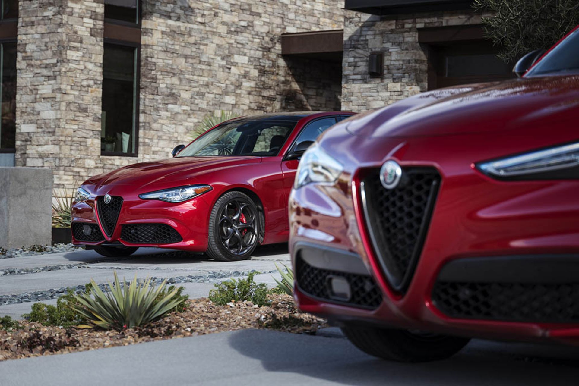 AR-NeroEdizione-Giulia-Stelvio-01