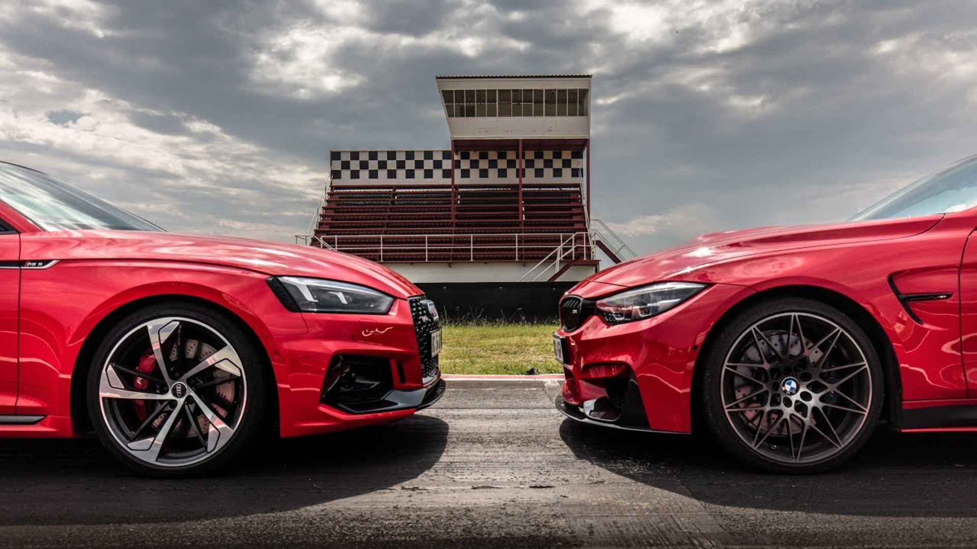 Audi RS5 Coupe Battles BMW M4