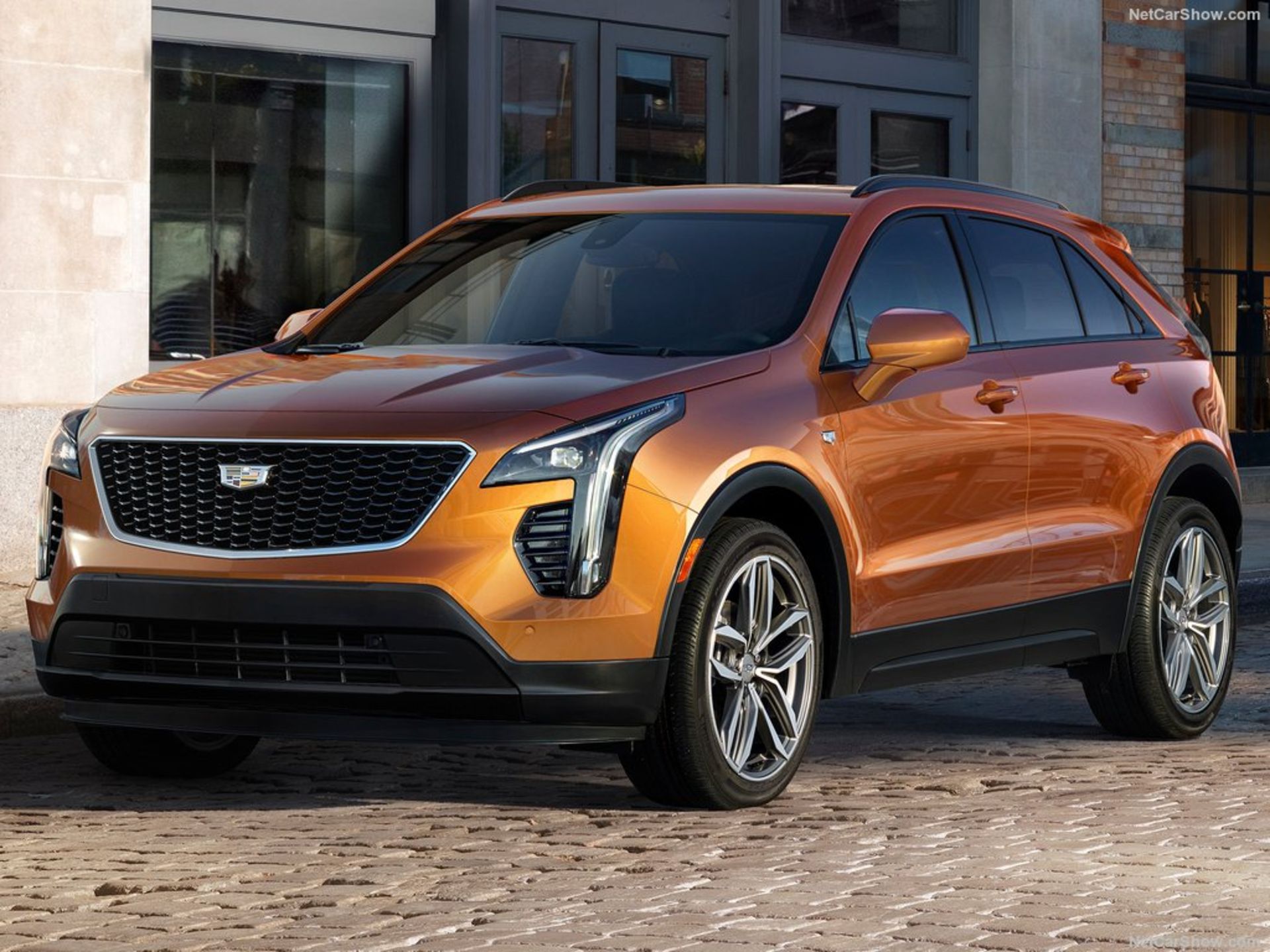 Cadillac-XT4-2019-1024-01