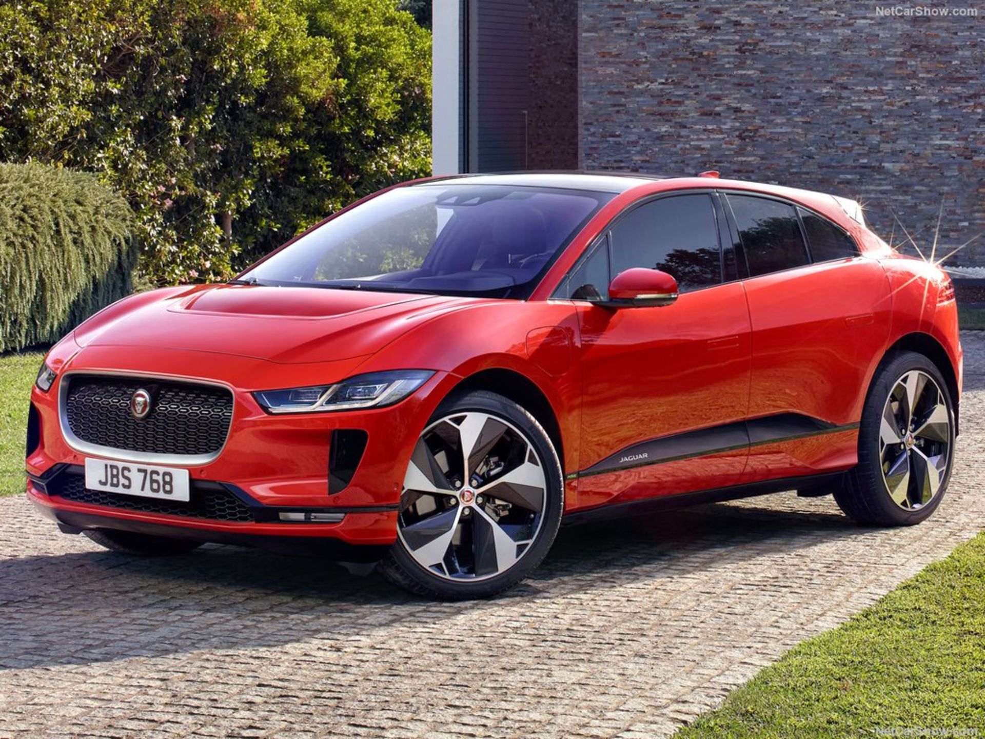Jaguar-I-Pace-2019-01