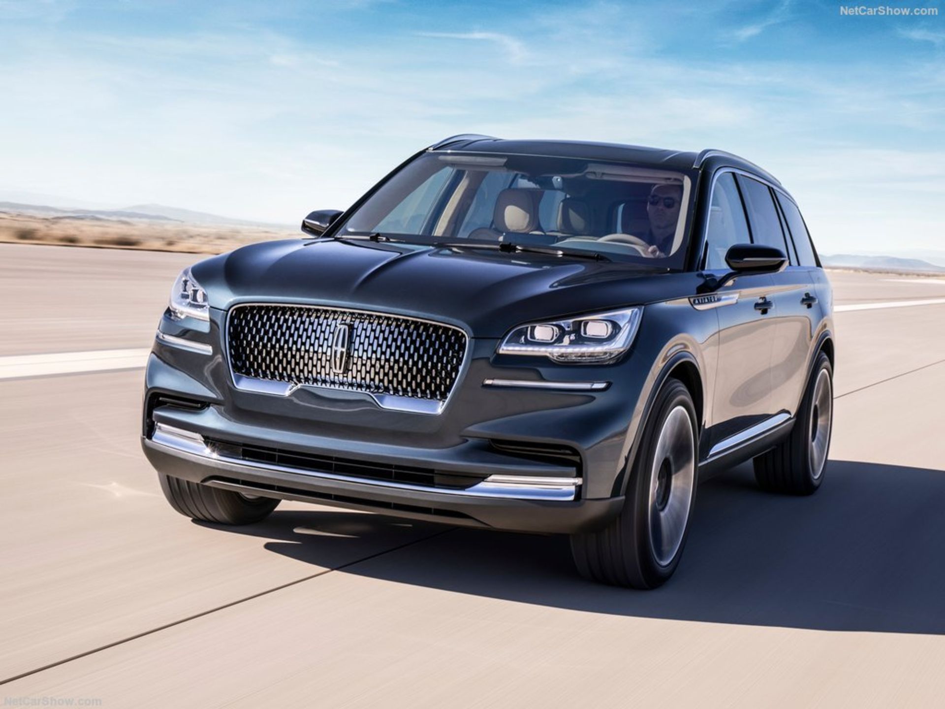 Lincoln-Aviator_Concept-2018-1024-05