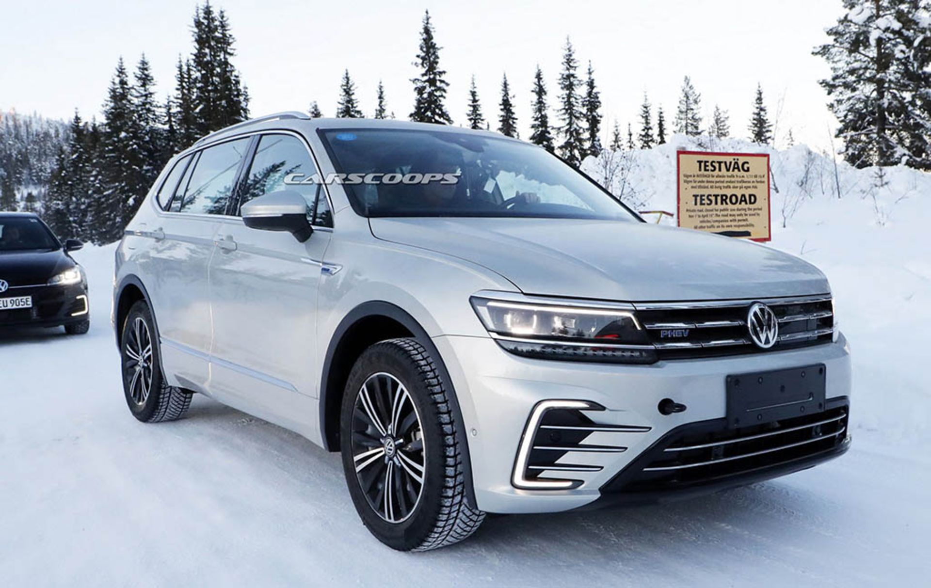 VW-Tiguan-GTE-5