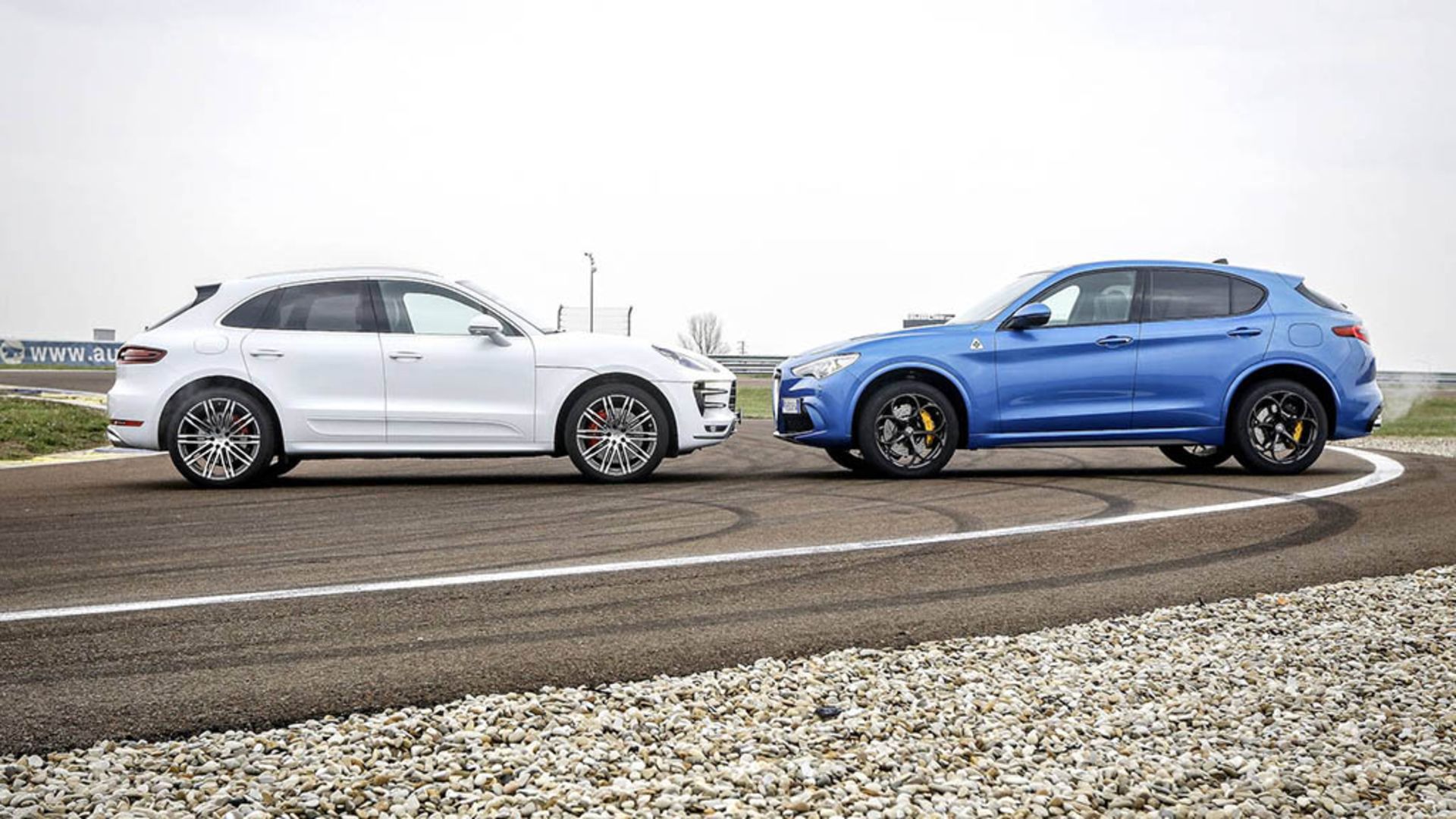 alfa-romeo-stelvio-quadrifoglio-vs-porsche-macan-turbo-performance-pack12