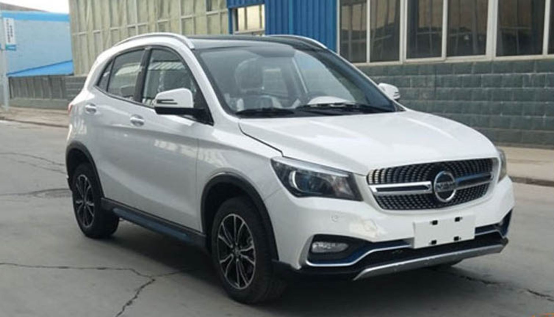 k-one-china-suv-mercedes-gla-clone-1