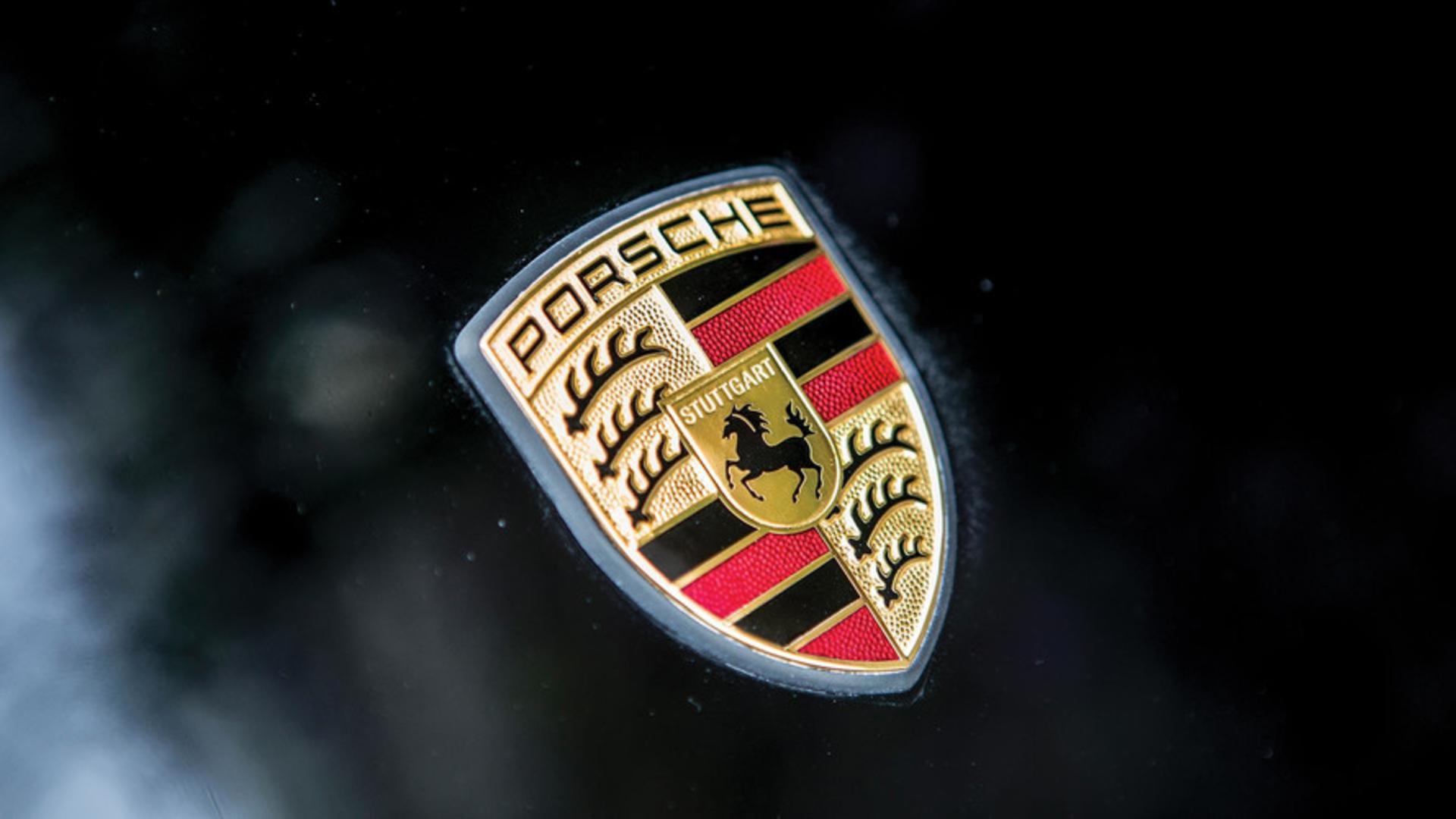 1996-porsche-911-gt2-auction badge
