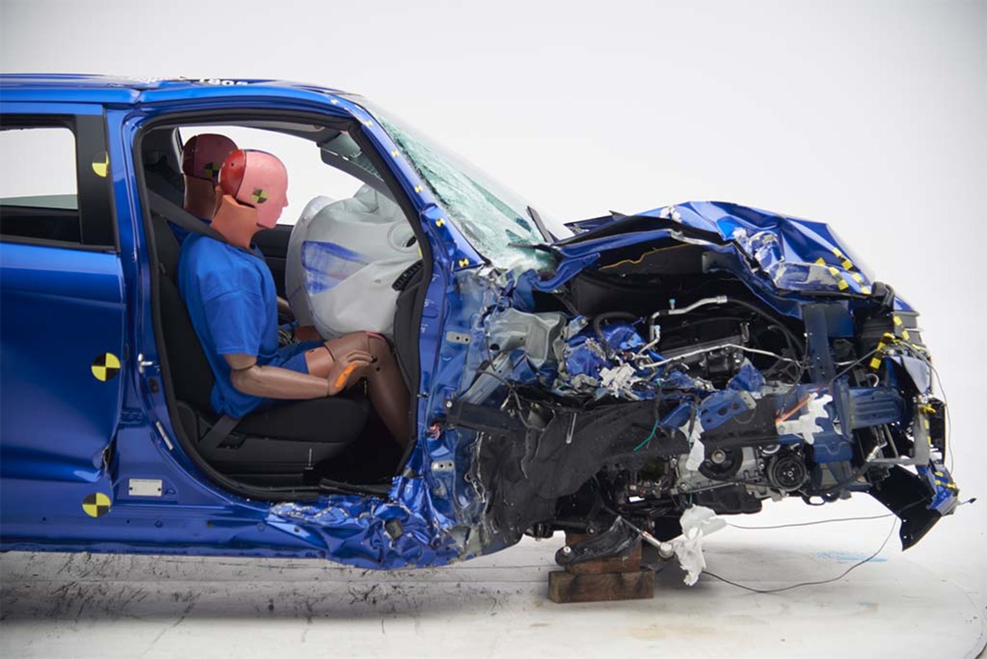 2018-Mitsubishi-Outlander-Sport-IIHS-Crash-Test