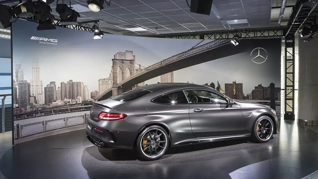 2019-Mercedes-AMG-C63-Coupe-Sedaan-5