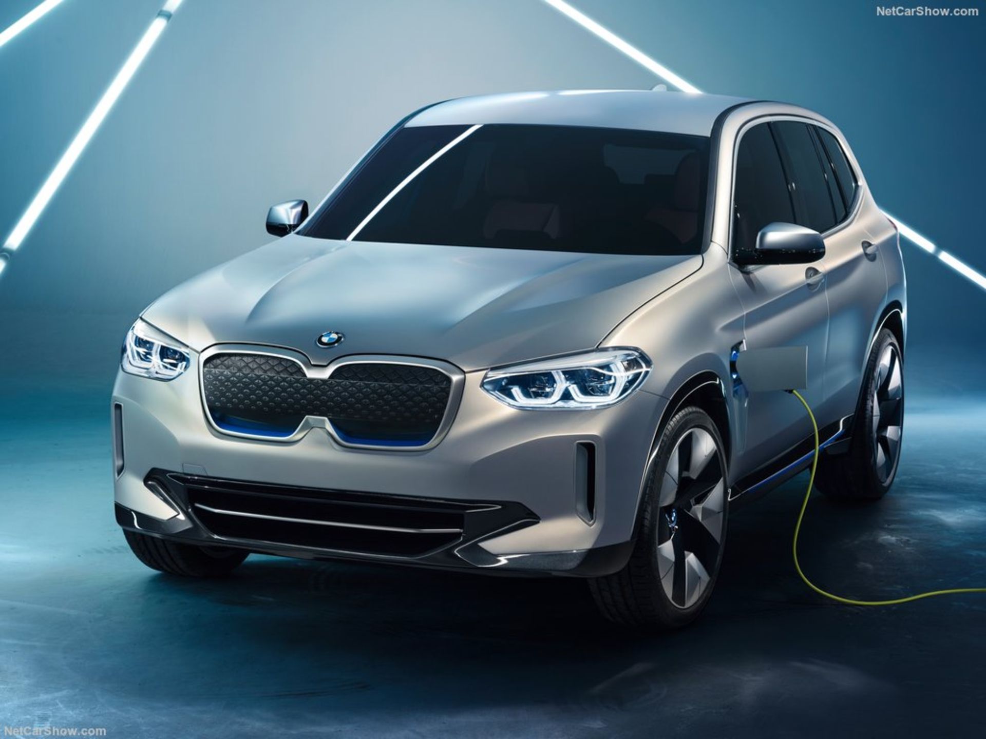BMW-iX3-2018-Concept-03