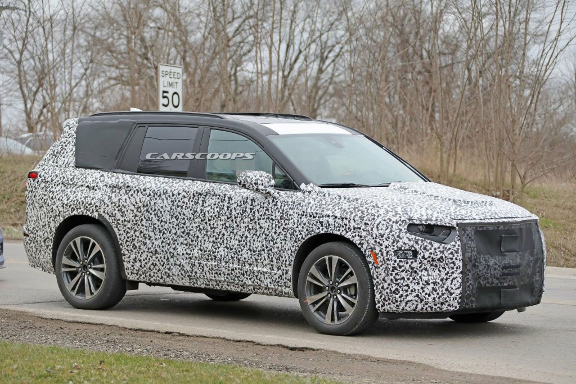 Cadillac-XT6-4
