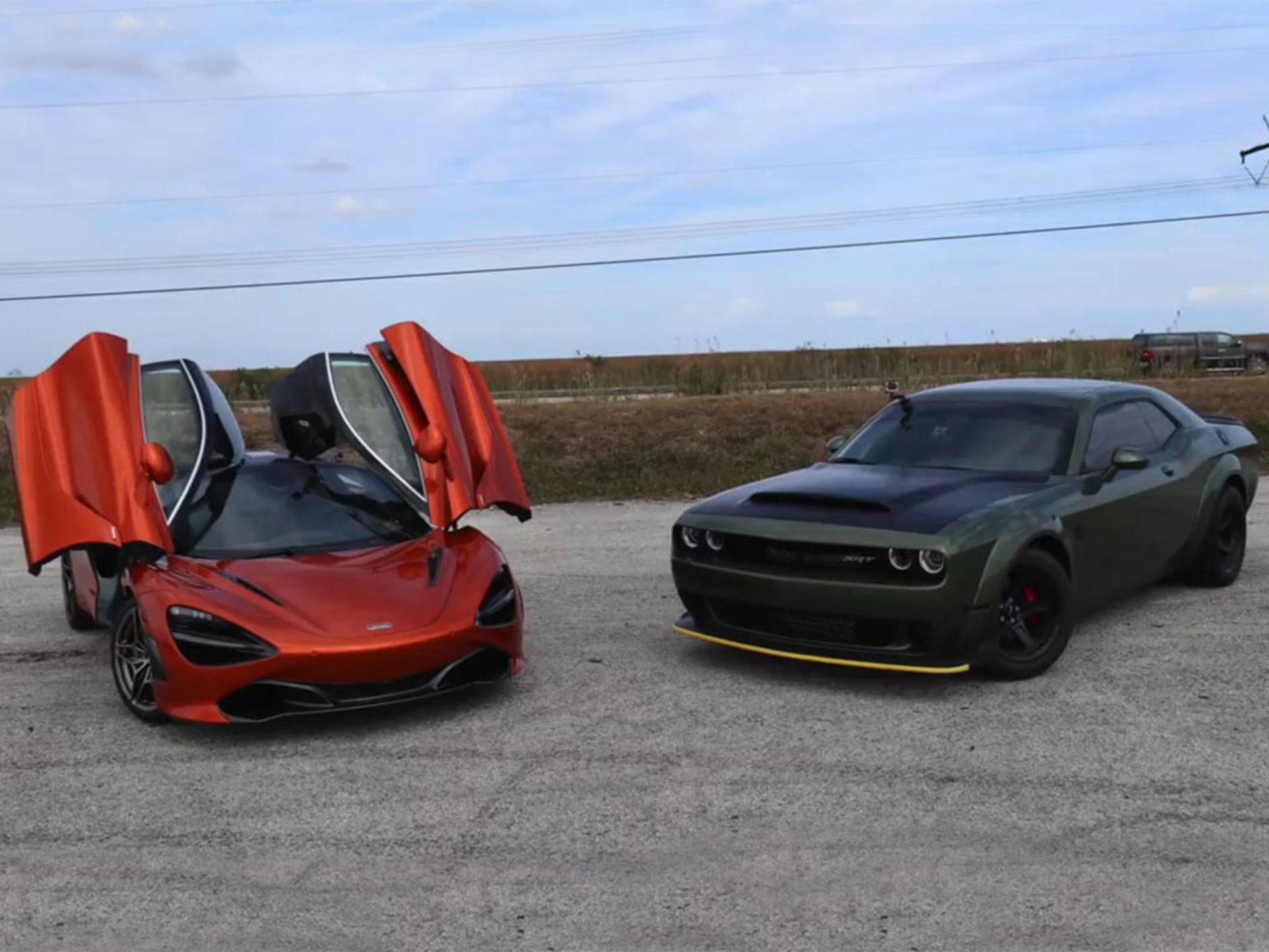 Mclaren-720S-VS-Dodge-Demon