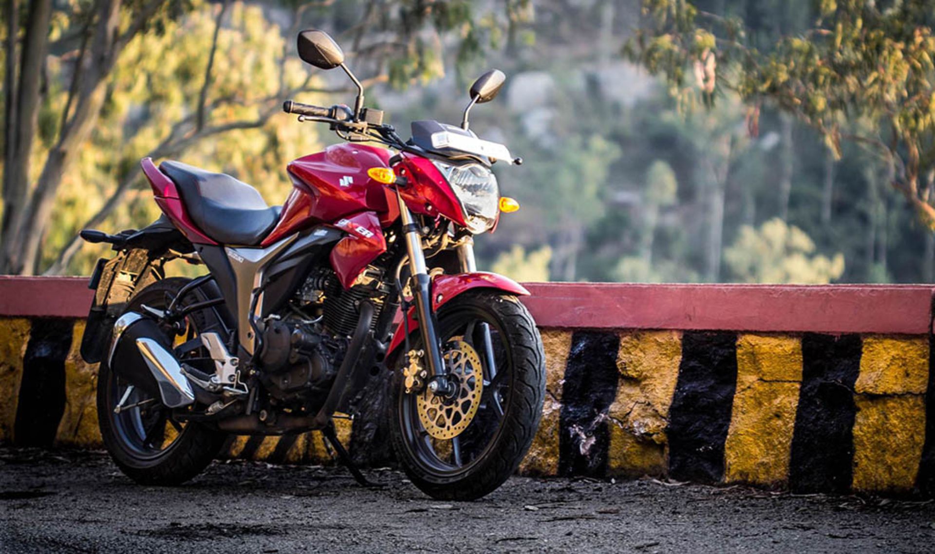 Suzuki-Gixxer-155-01