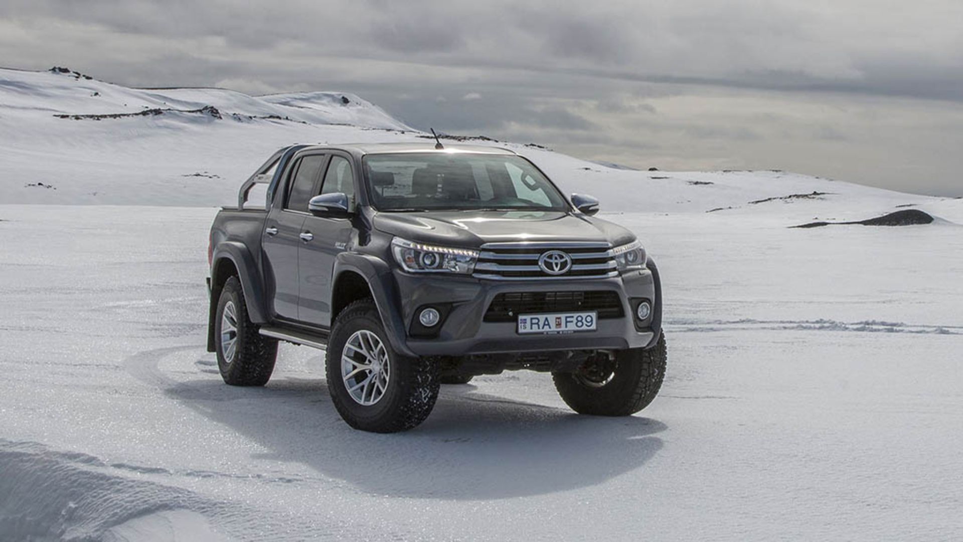 Toyota-Hilux-AT35-03