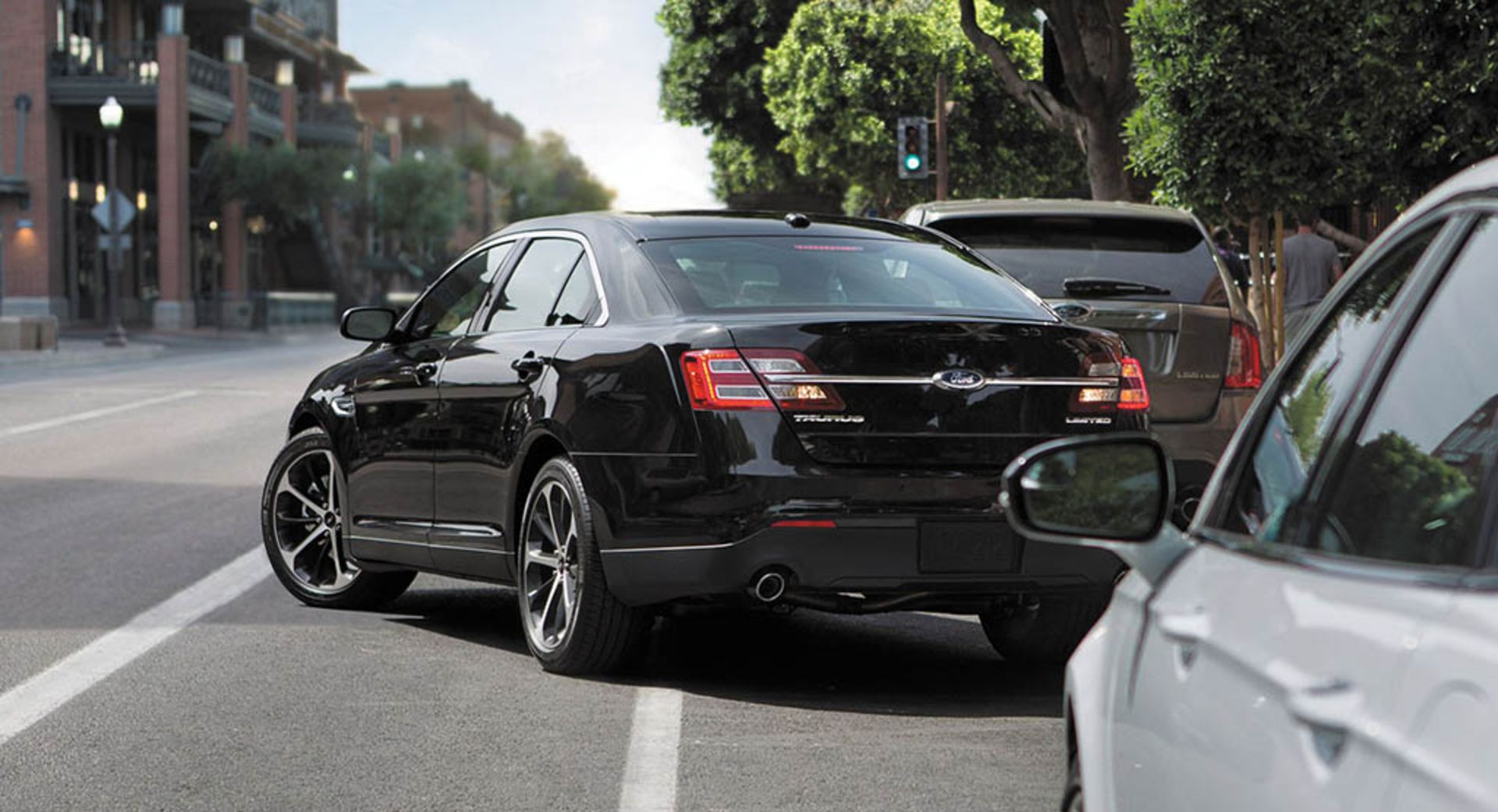 ford-taurus