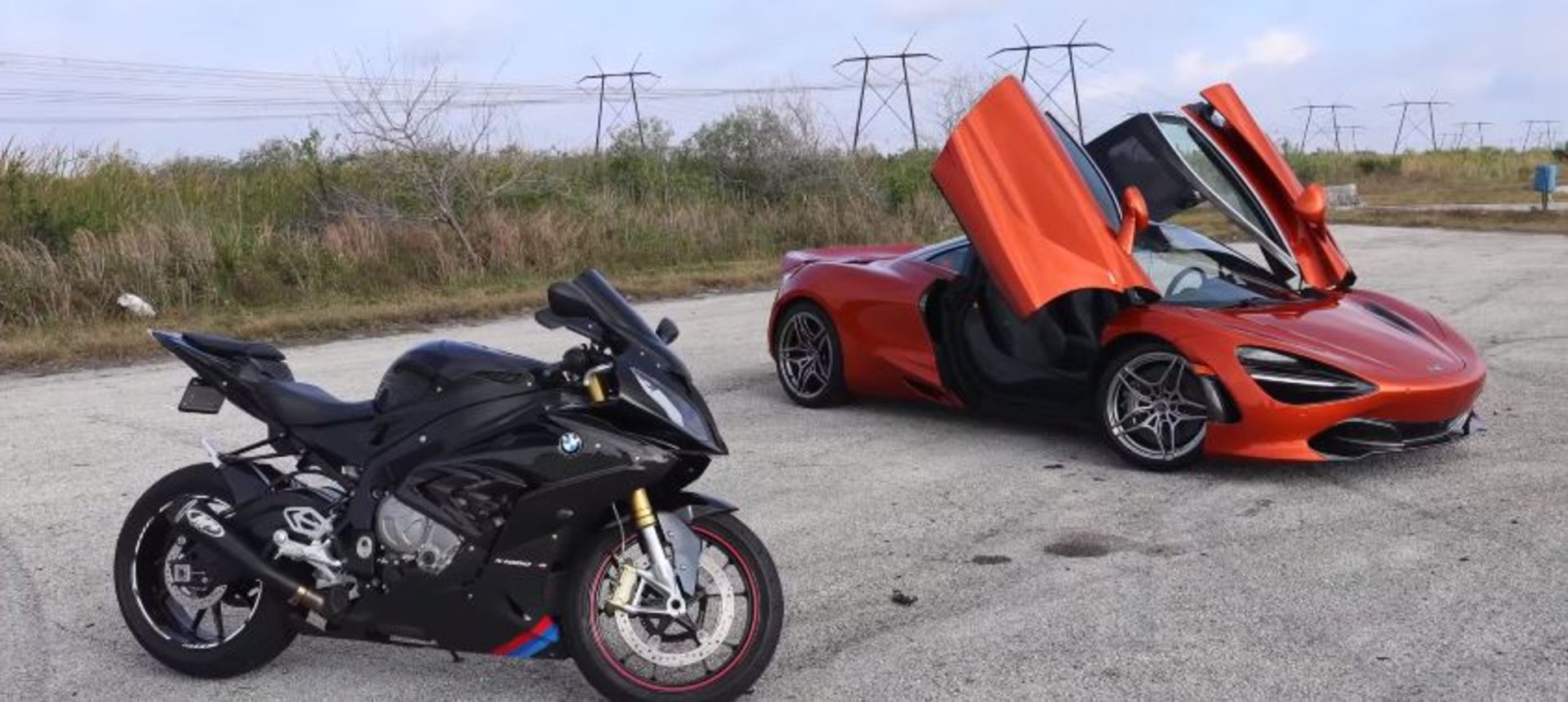 mclaren-720s-drag-races-bmw-s1000rr-on-the-street-chaos-ensues_2