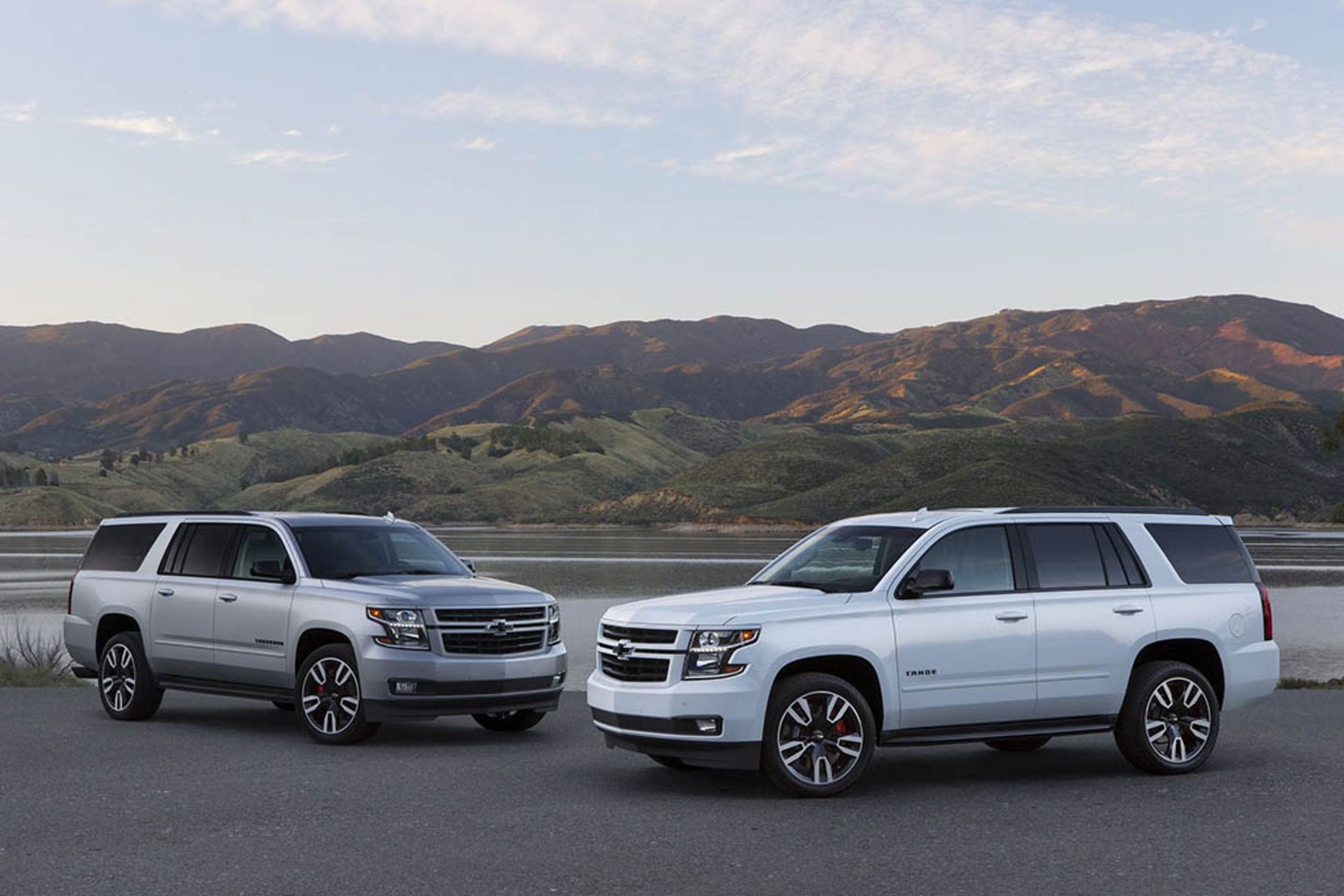 2019-Chevrolet-Tahoe-Suburban-RST-002