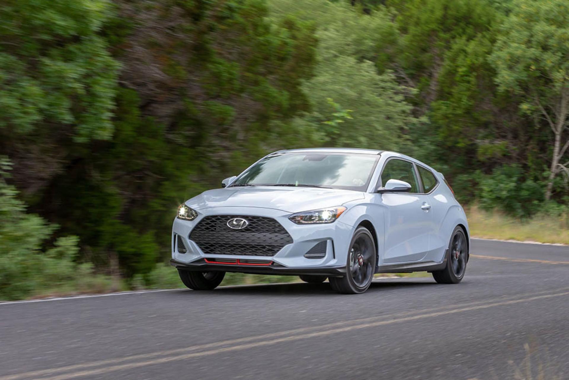 2019-Hyundai-Veloster-05