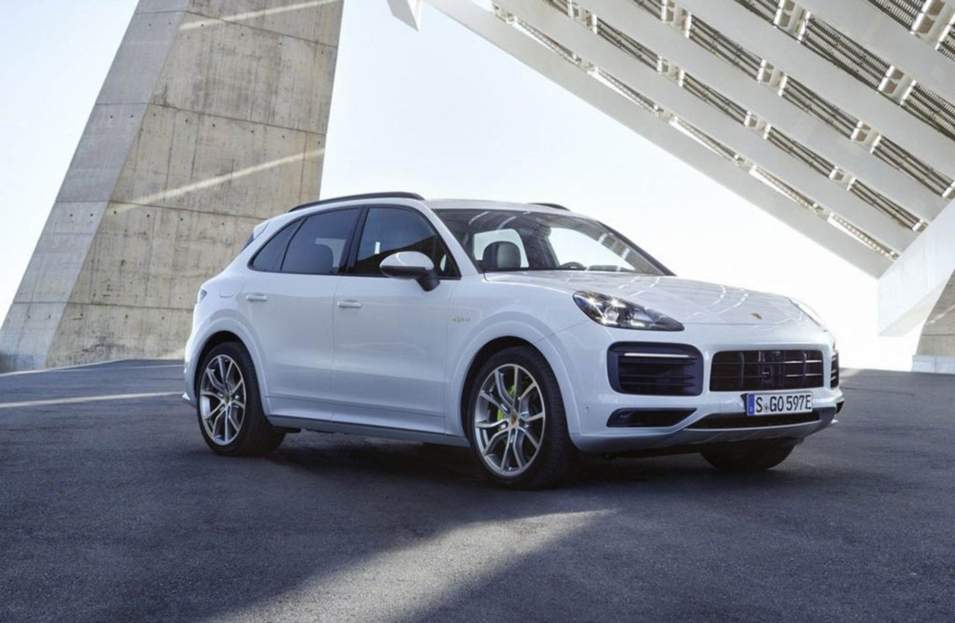 Porsche-Cayenne-E-Hybrid-1