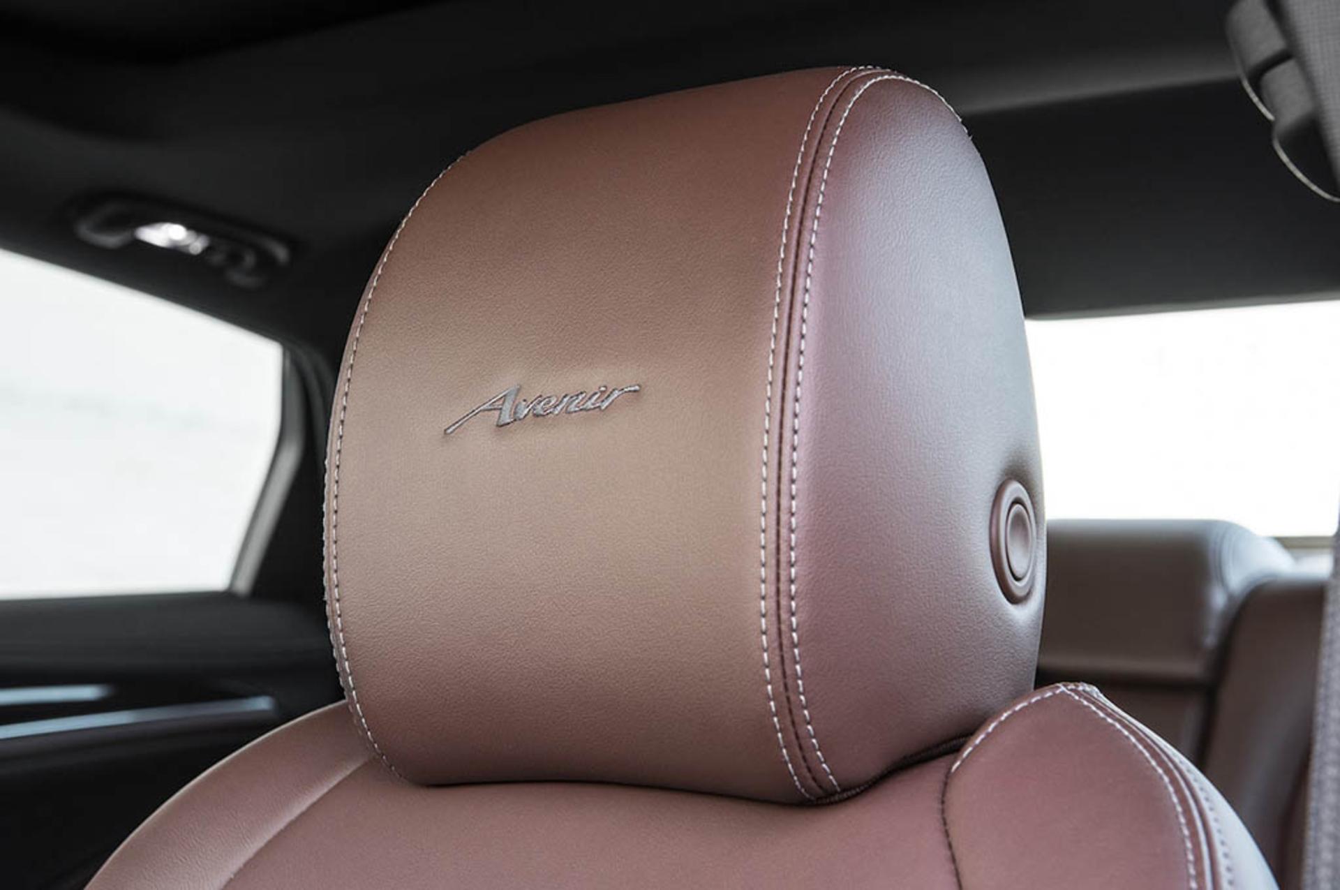 19 - 2018-Buick-LaCrosse-Avenir-headrest
