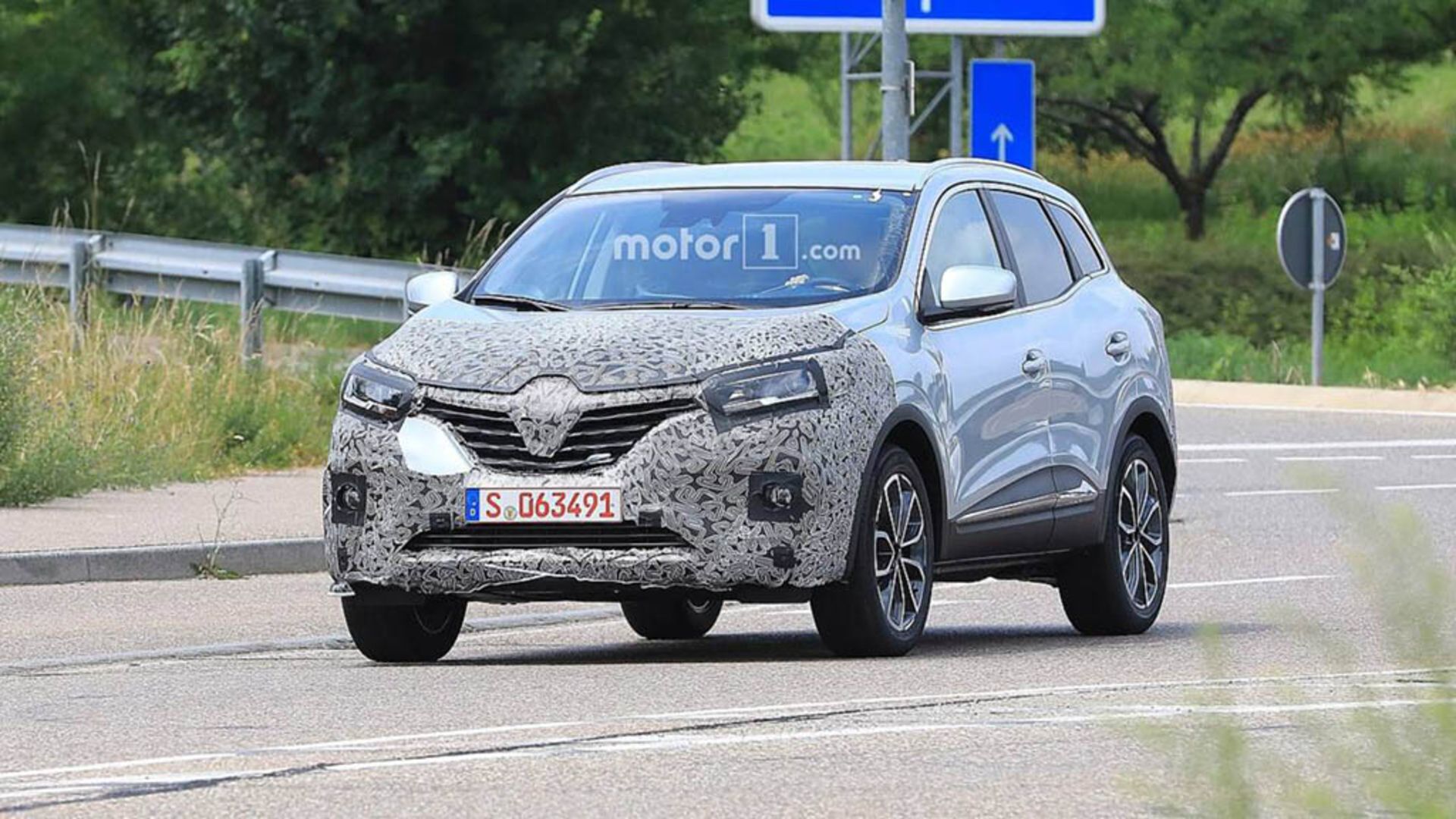 2019-renault-kadjar-facelift-spy-photo
