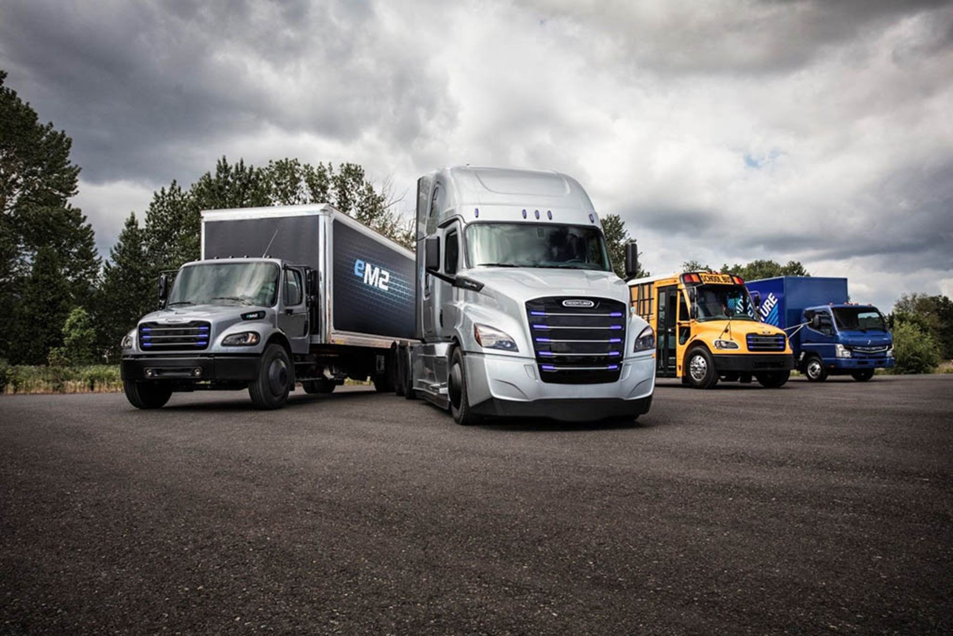 daimler-two-electric-trucks-usa-market-2