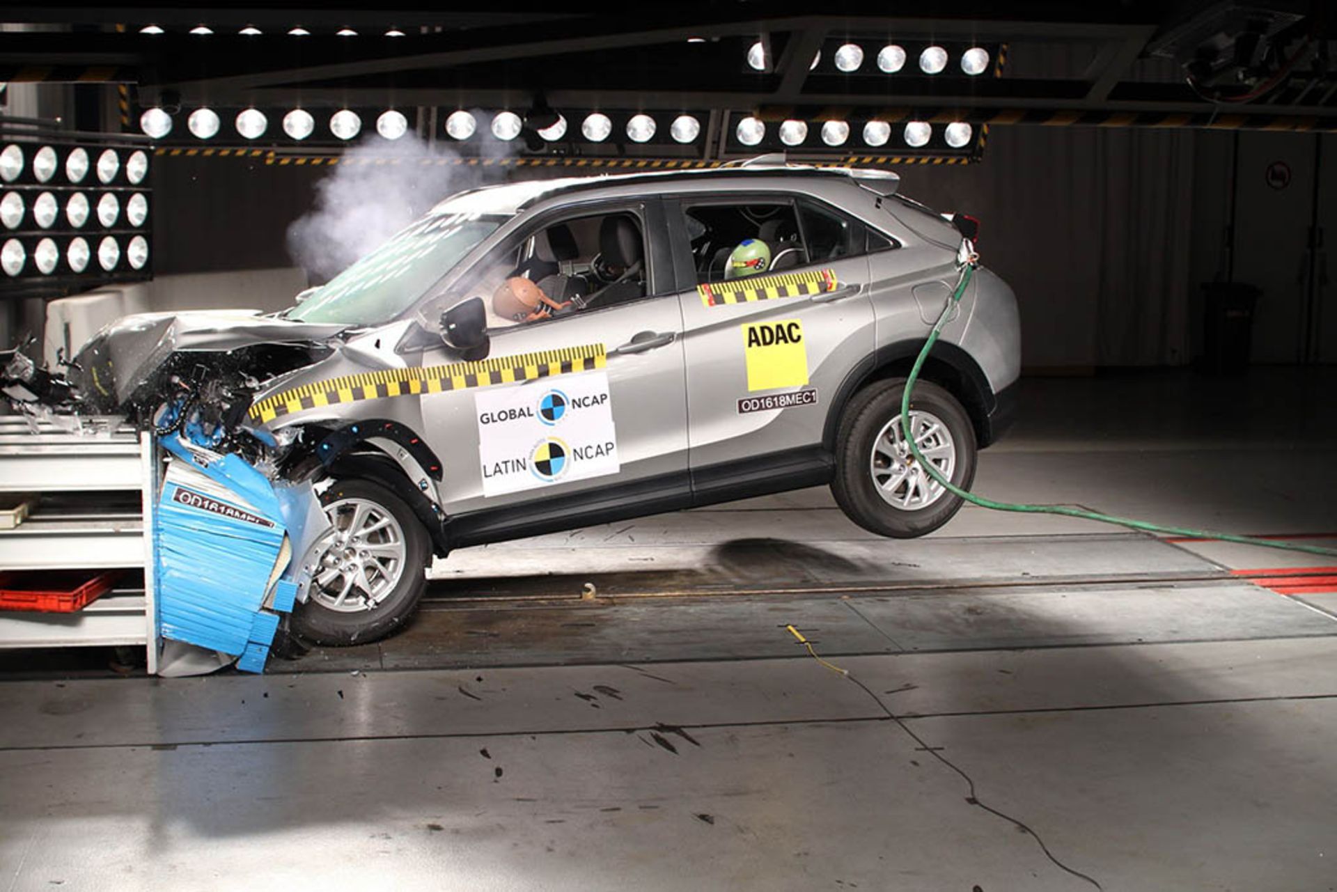 mitsubishi-eclipse-cross-latin-ncap-16