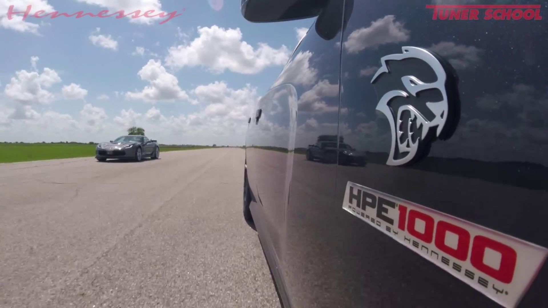 1000 HP Hellcat Charger vs 650 HP Z06 Corvette Roll Racing 2