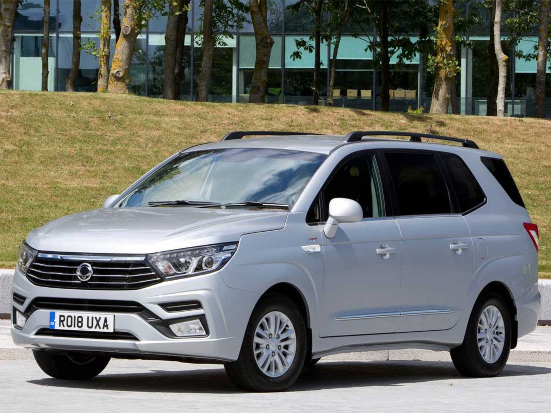 SsangYong-Rodius-2019-2