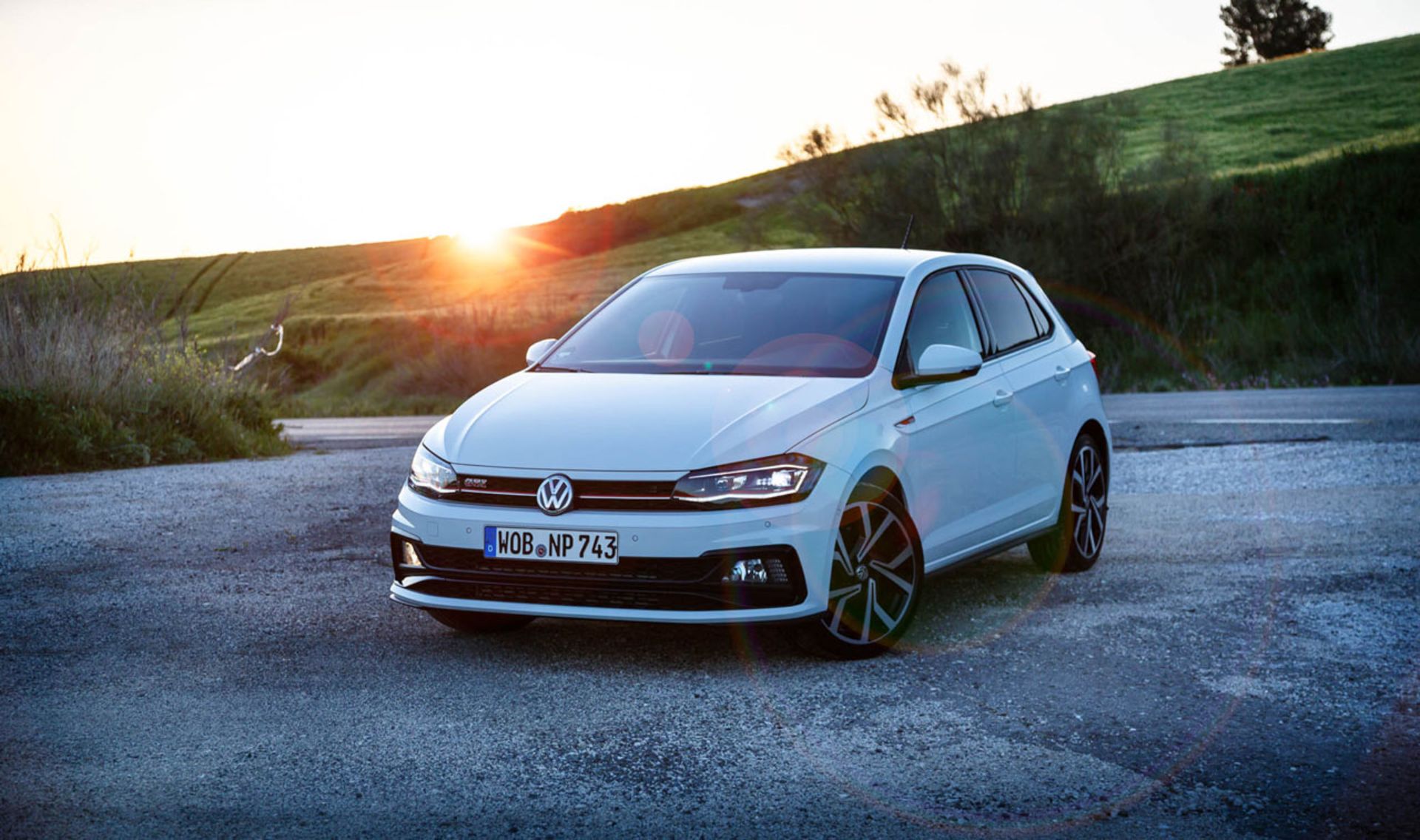2018-Volkswagen-Polo-GTI