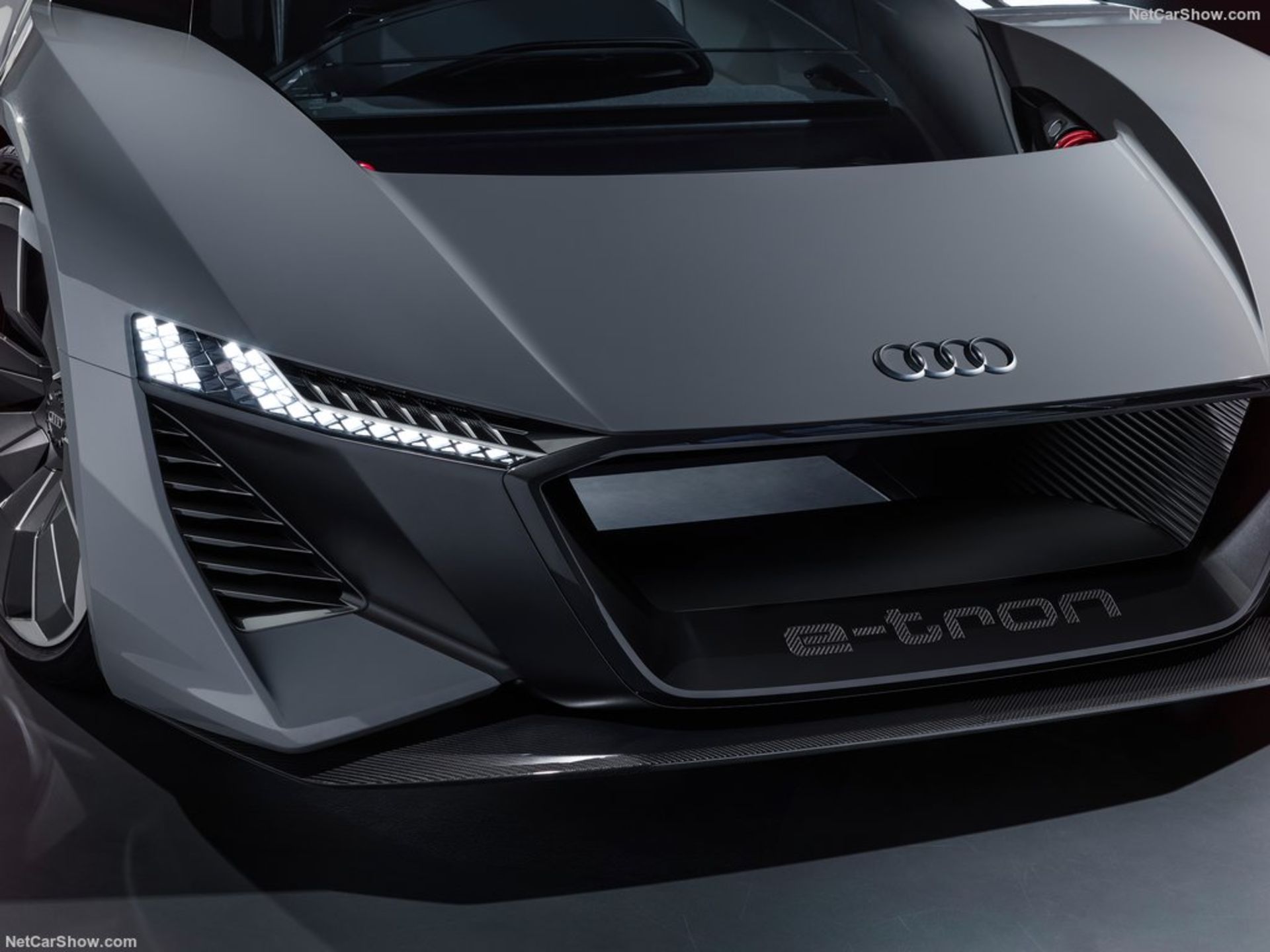 Audi-PB18_e-tron_Concept-2018-1024-19